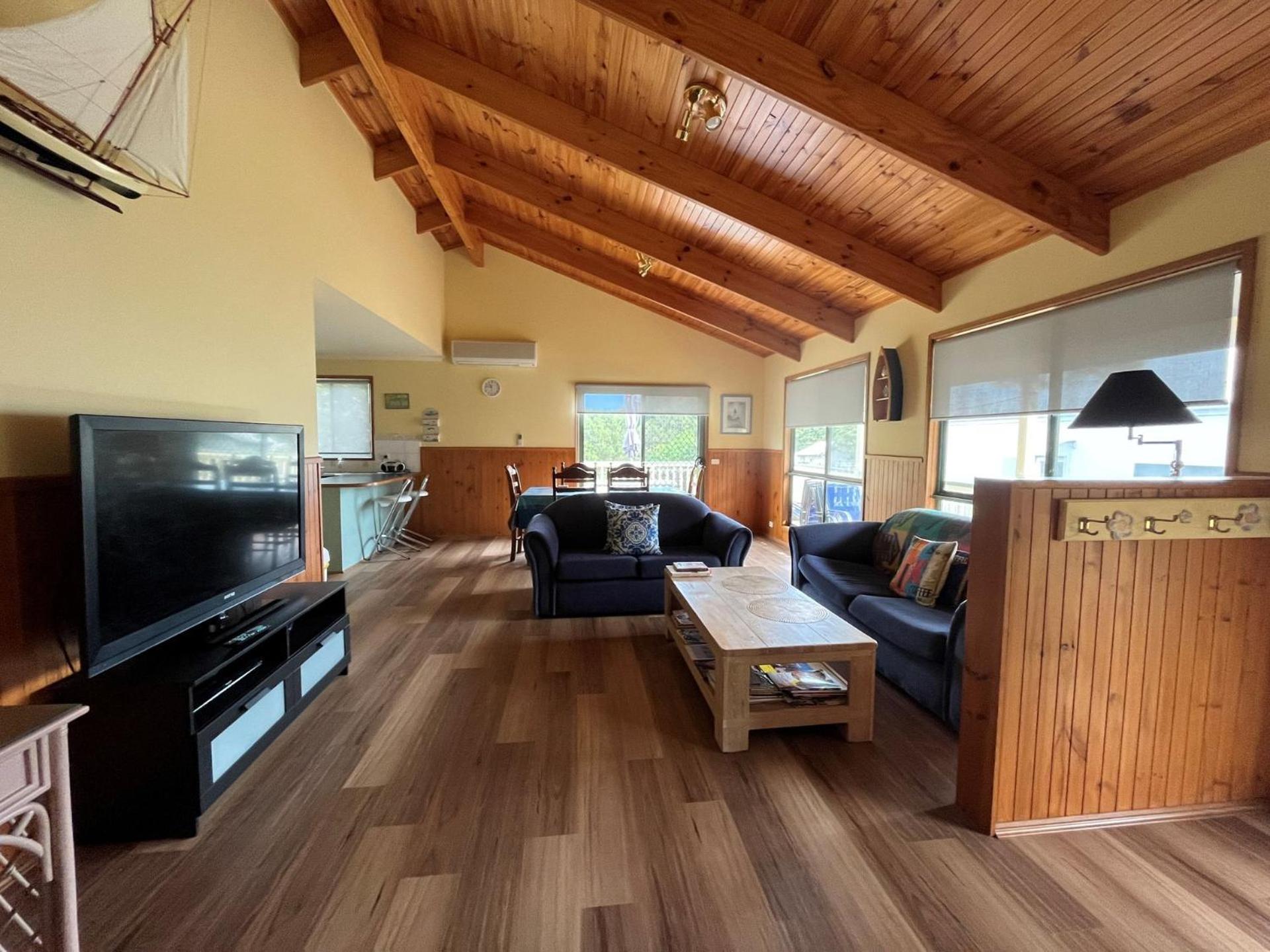 Roydon Island Retreat
