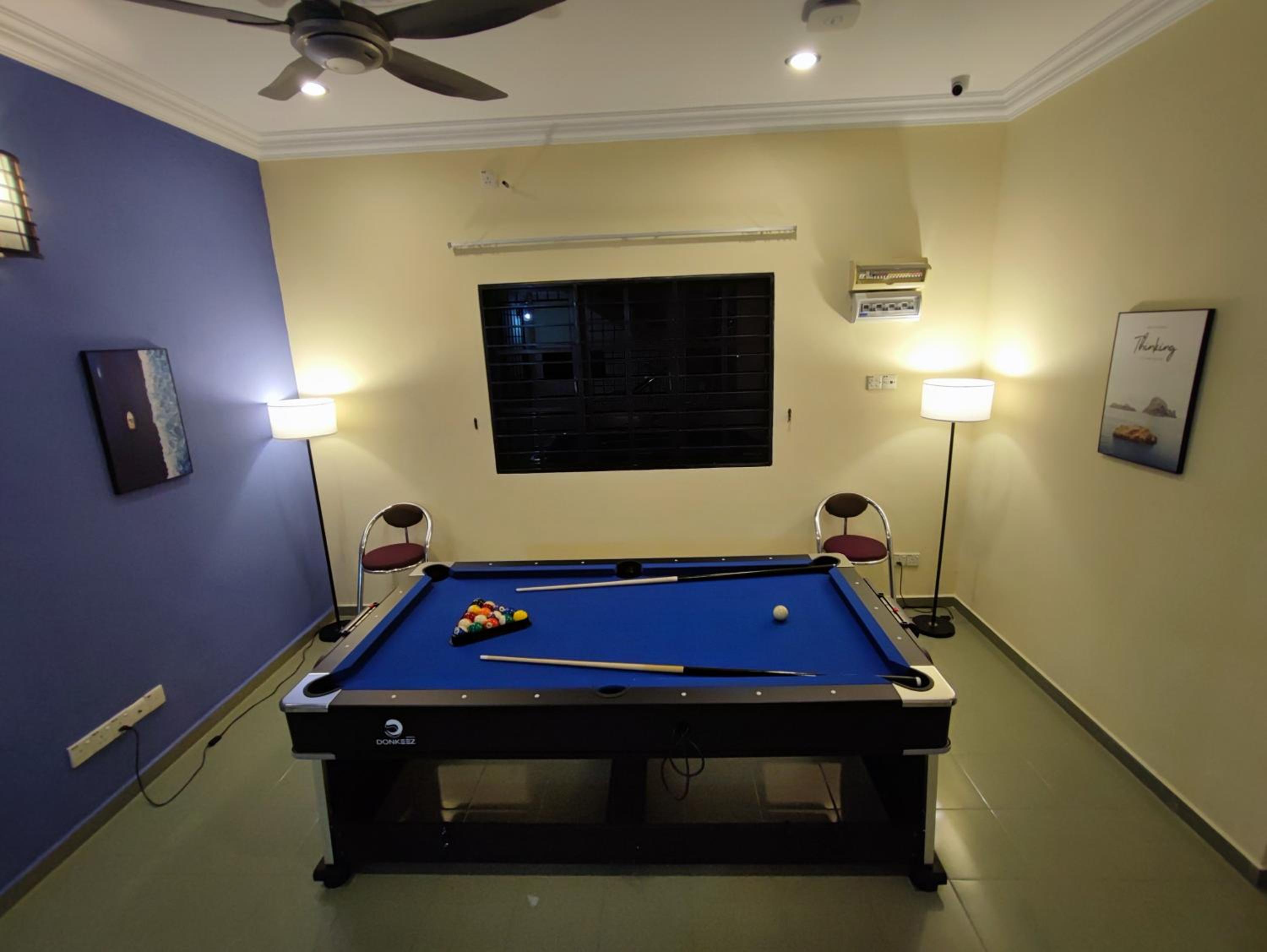 Banglow lot Upper Floor Home Stay Room Homestay Rooms for rent in Jinjang Utrara New Village Kuala Lumpur