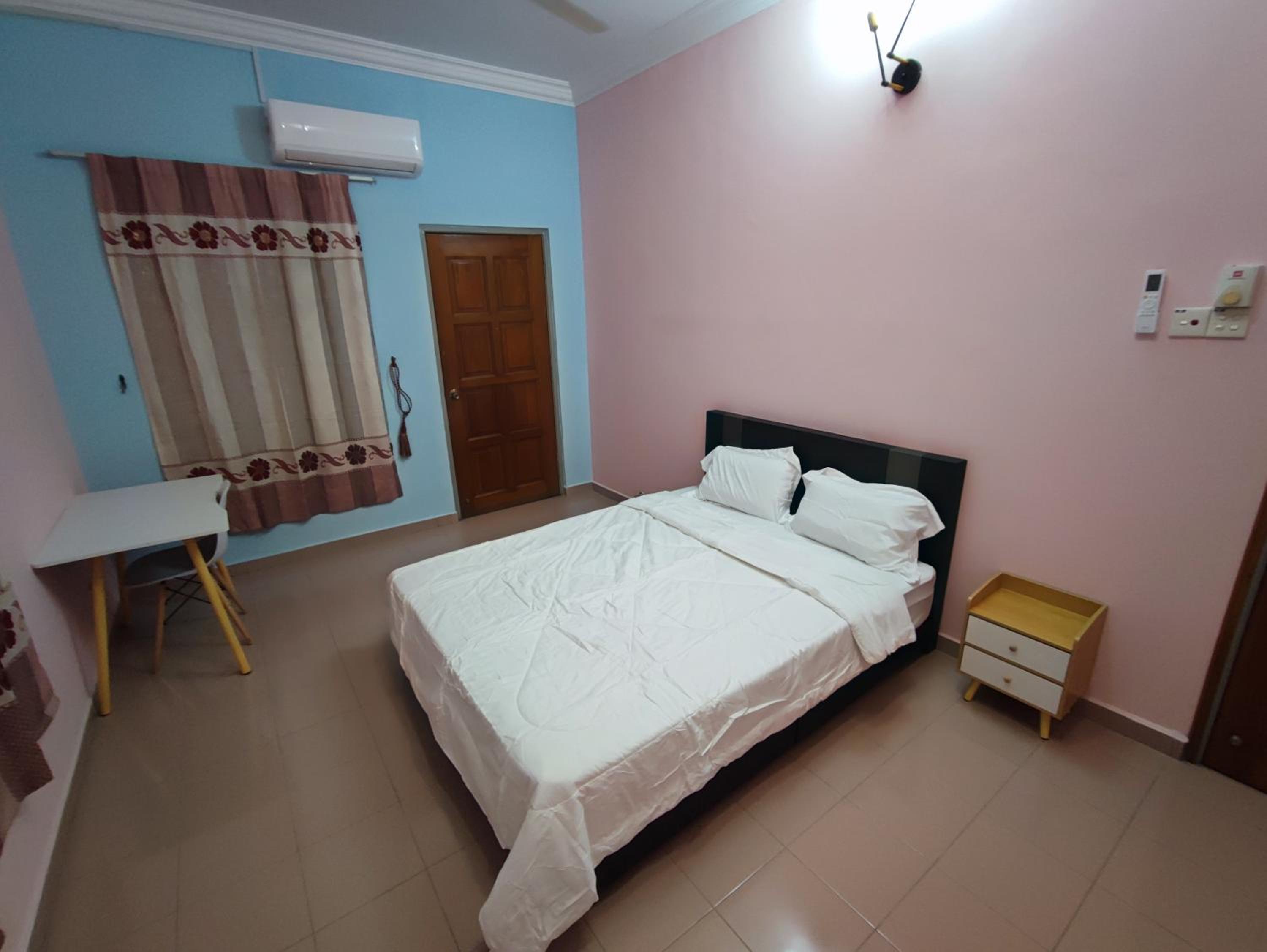 Banglow lot Upper Floor Home Stay Room Homestay Rooms for rent in Jinjang Utrara New Village Kuala Lumpur
