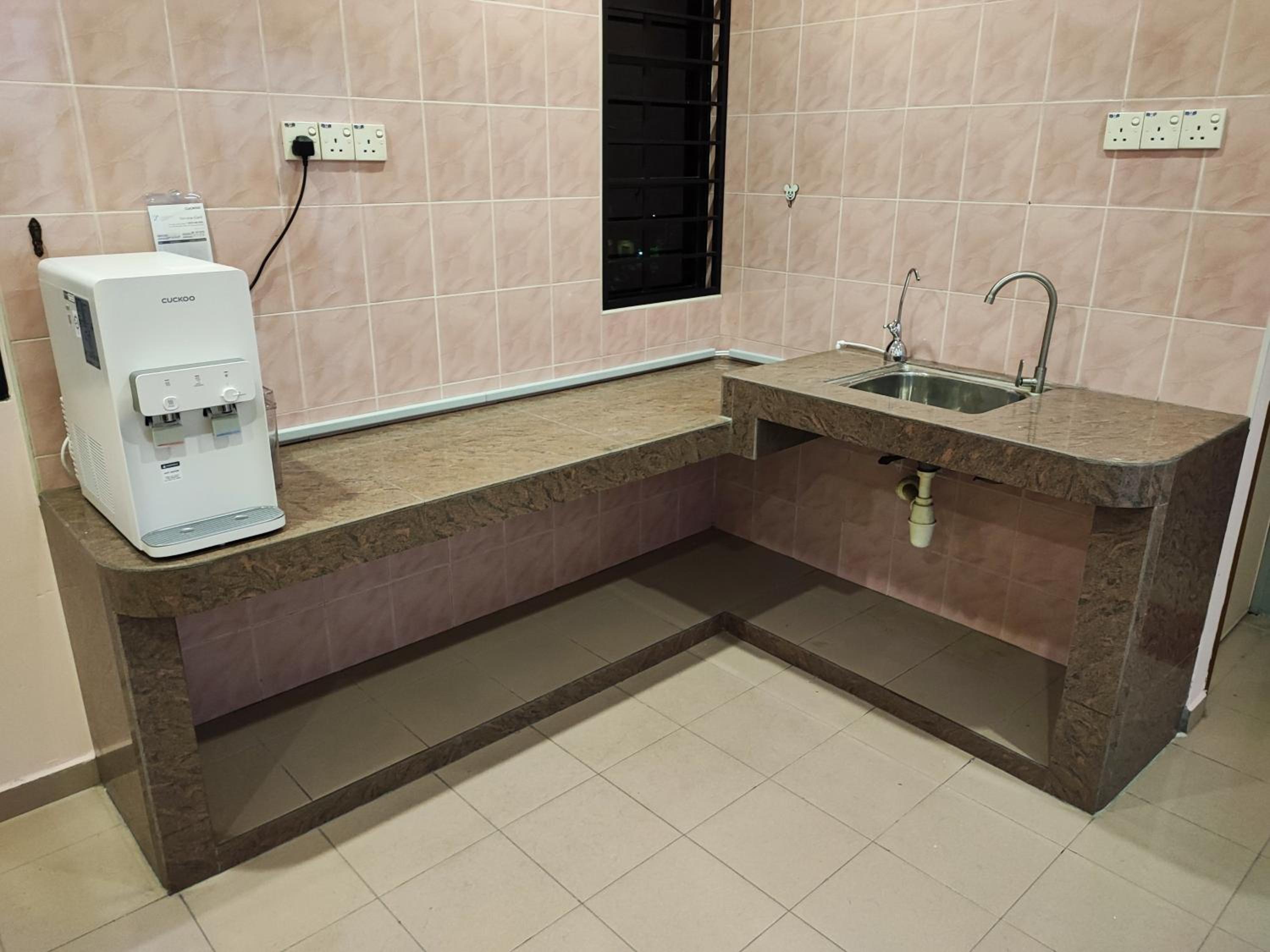 Banglow lot Upper Floor Home Stay Room Homestay Rooms for rent in Jinjang Utrara New Village Kuala Lumpur