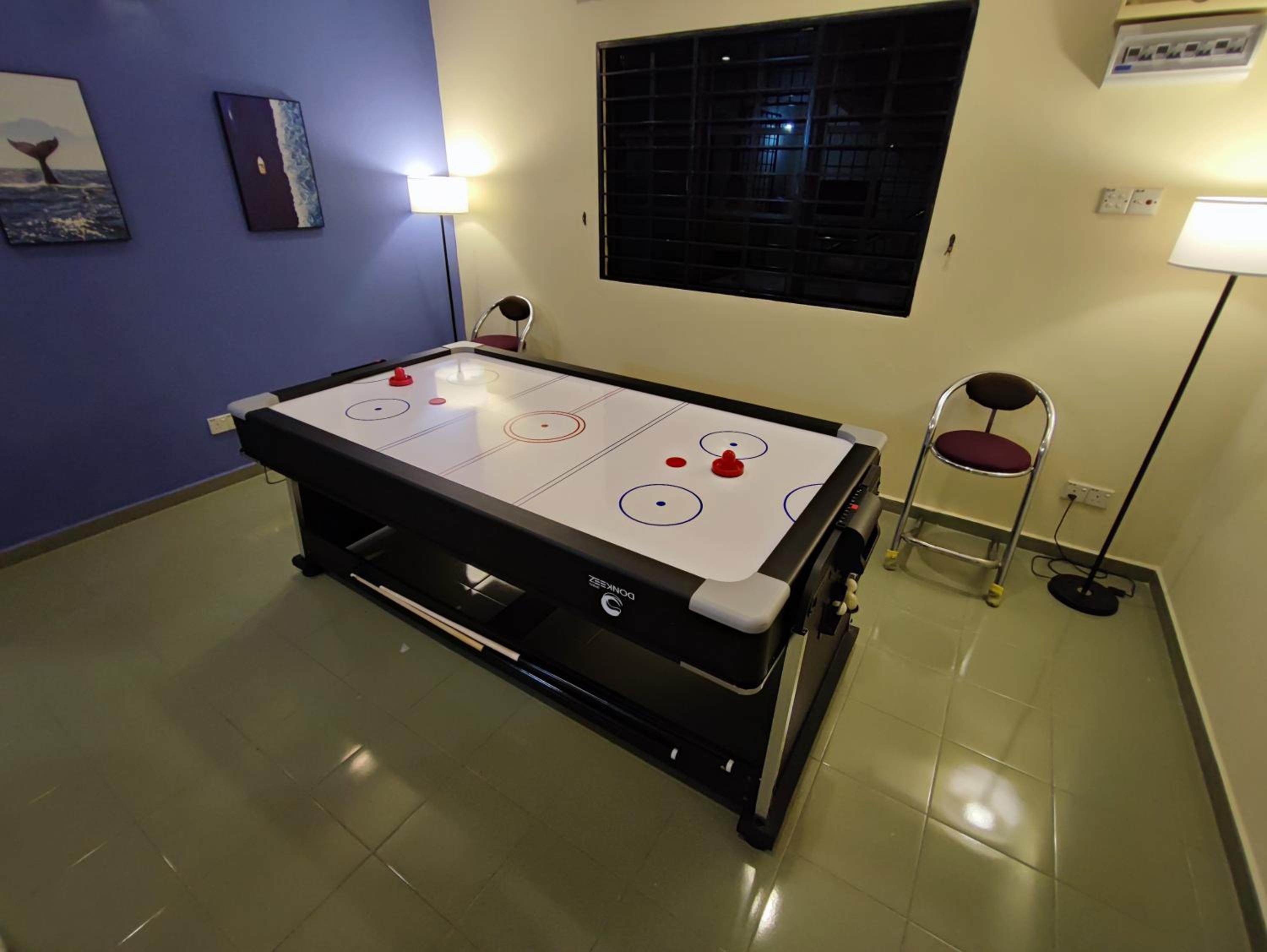 Banglow lot Upper Floor Home Stay Room Homestay Rooms for rent in Jinjang Utrara New Village Kuala Lumpur