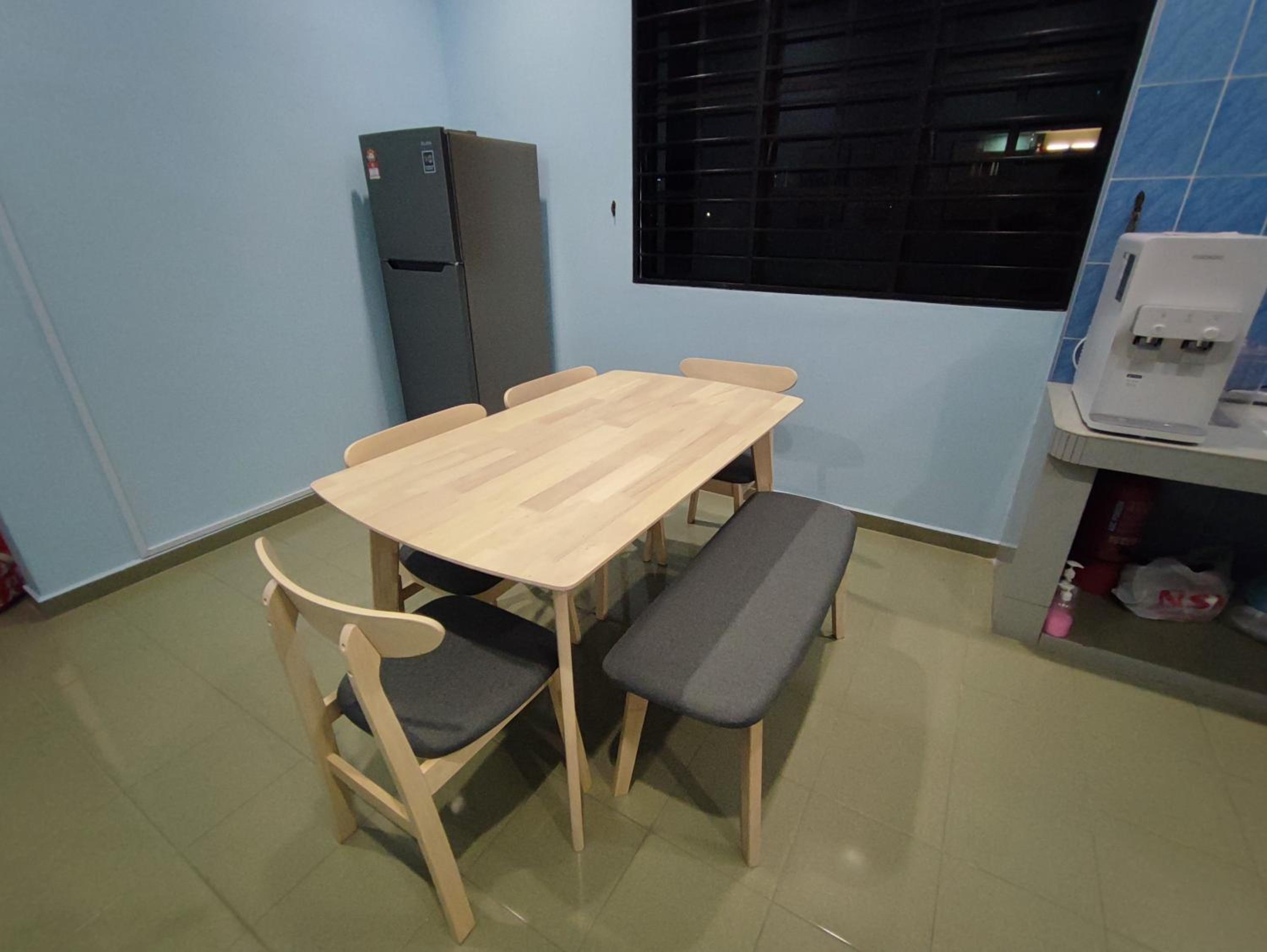 Banglow lot Upper Floor Home Stay Room Homestay Rooms for rent in Jinjang Utrara New Village Kuala Lumpur