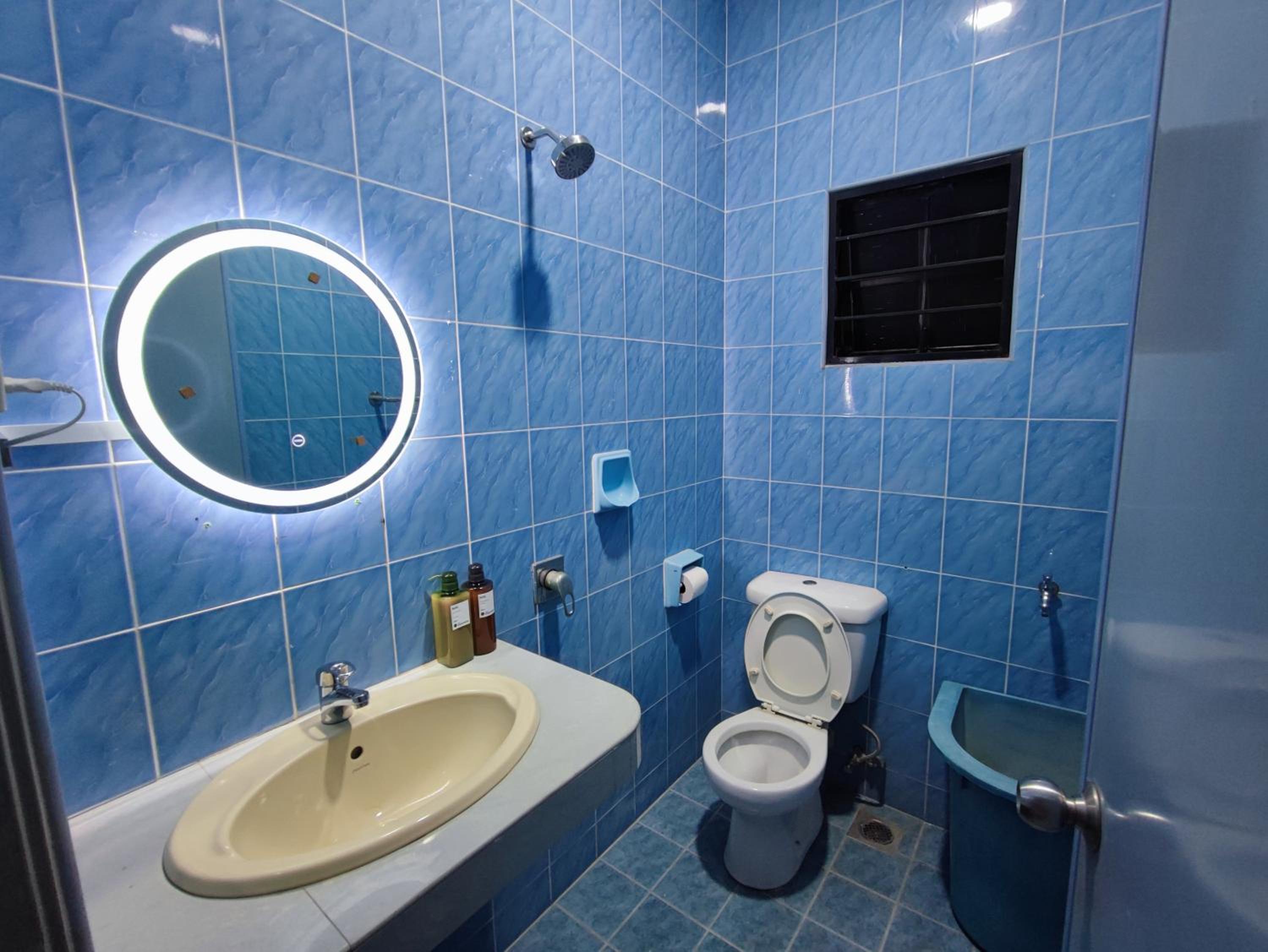 Banglow lot Upper Floor Home Stay Room Homestay Rooms for rent in Jinjang Utrara New Village Kuala Lumpur