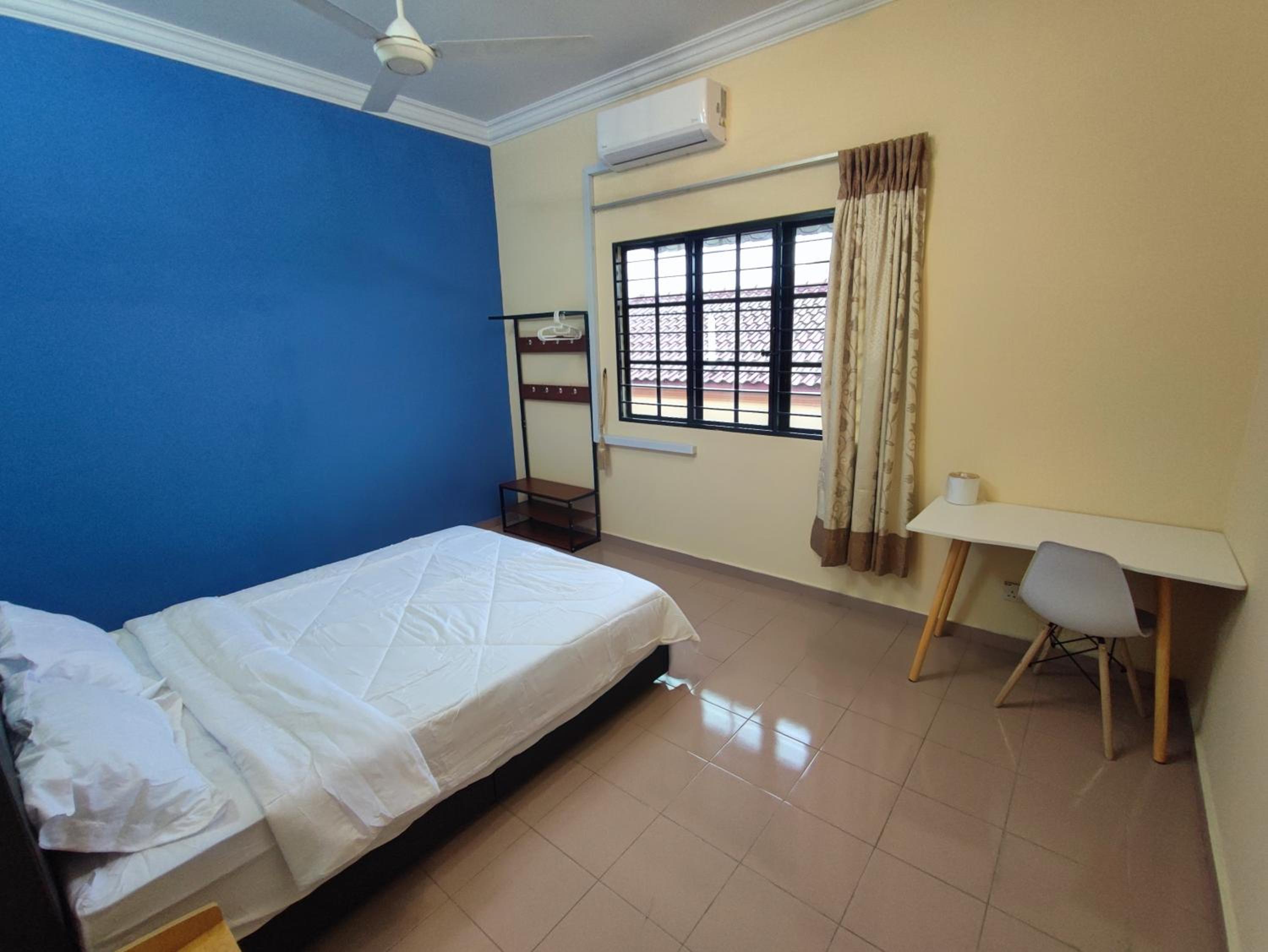 Banglow lot Upper Floor Home Stay Room Homestay Rooms for rent in Jinjang Utrara New Village Kuala Lumpur