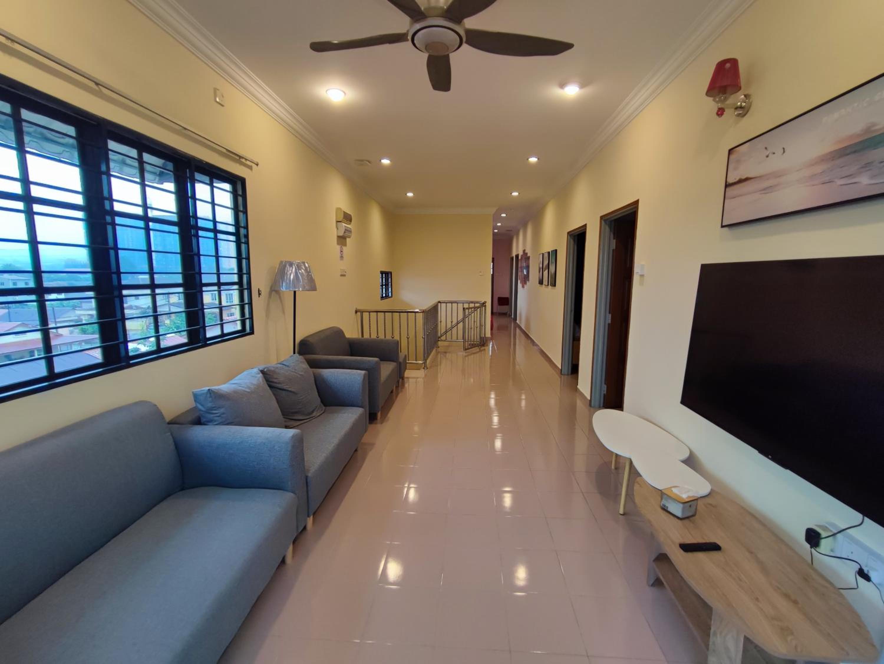 Banglow lot Upper Floor Home Stay Room Homestay Rooms for rent in Jinjang Utrara New Village Kuala Lumpur