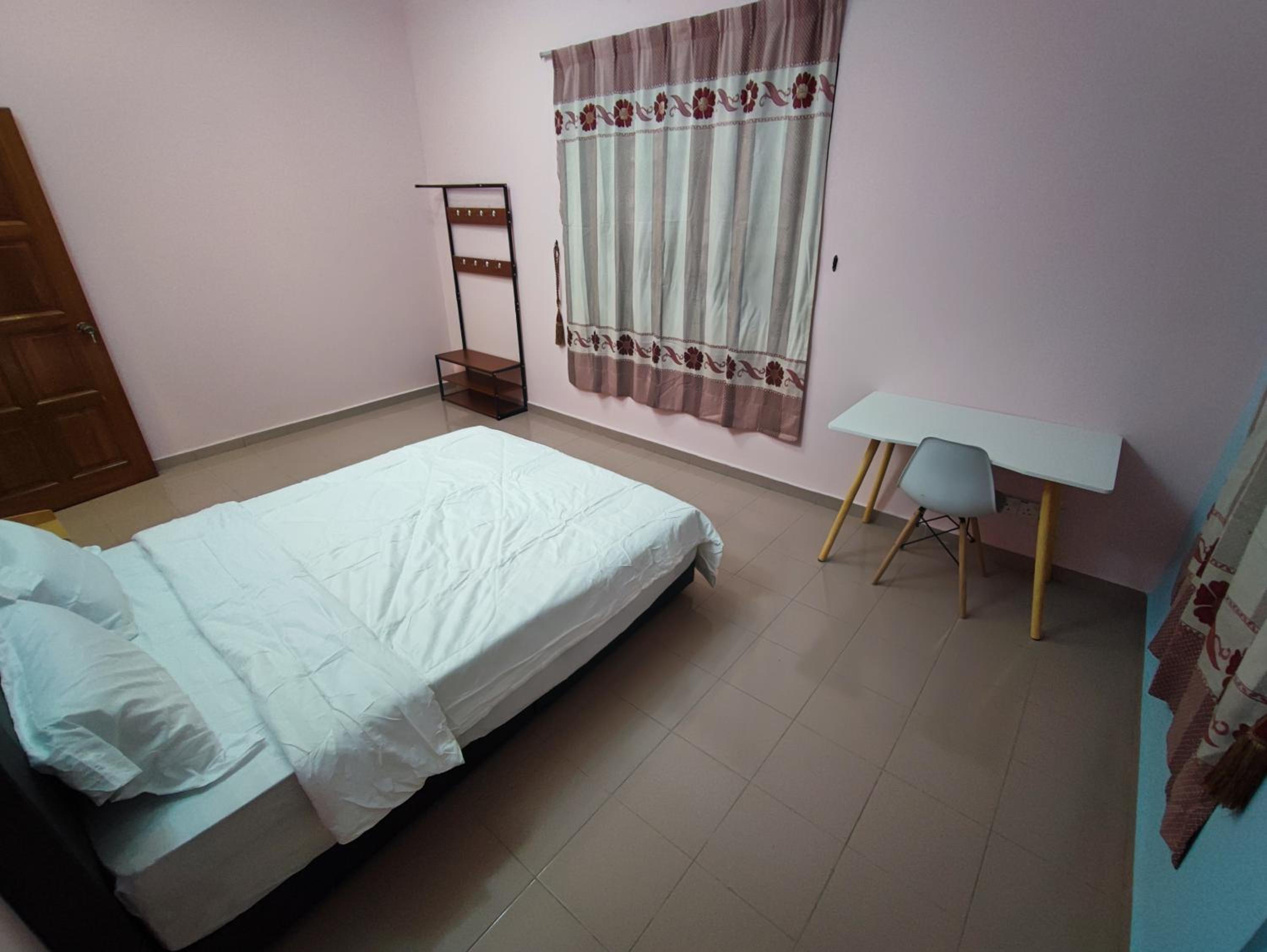 Banglow lot Upper Floor Home Stay Room Homestay Rooms for rent in Jinjang Utrara New Village Kuala Lumpur
