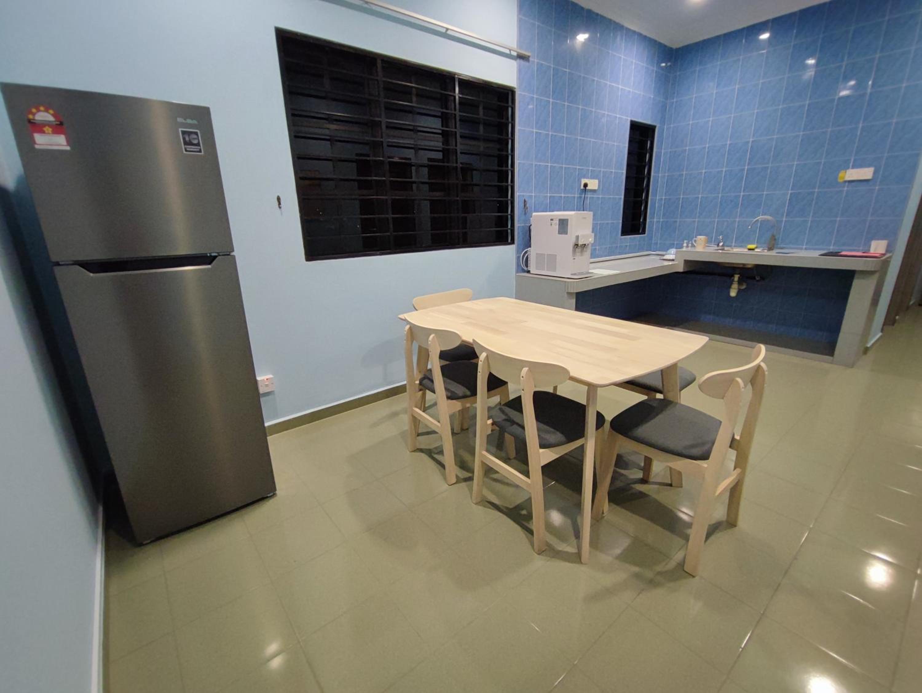 Banglow lot Upper Floor Home Stay Room Homestay Rooms for rent in Jinjang Utrara New Village Kuala Lumpur