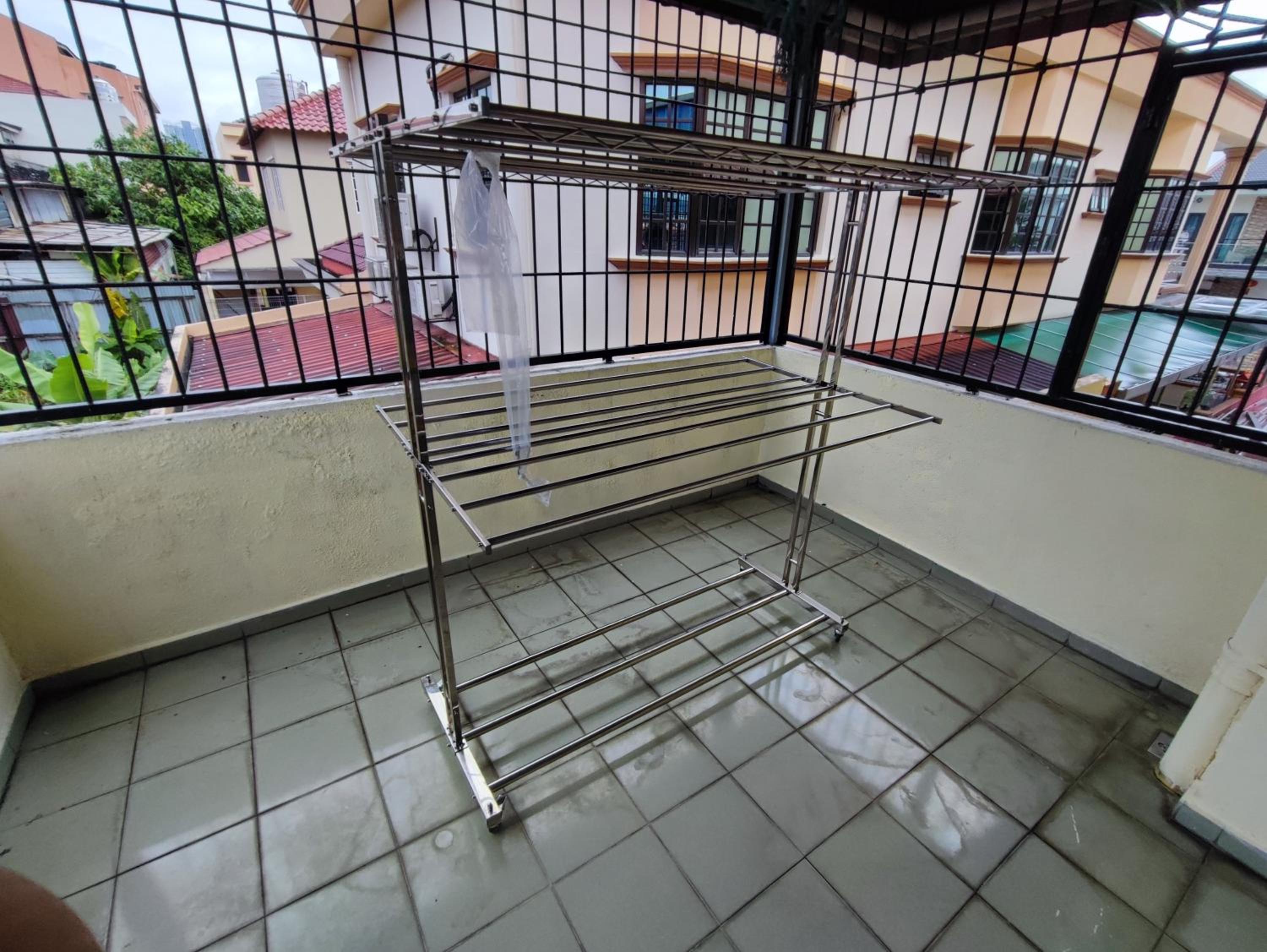 Banglow lot Upper Floor Home Stay Room Homestay Rooms for rent in Jinjang Utrara New Village Kuala Lumpur