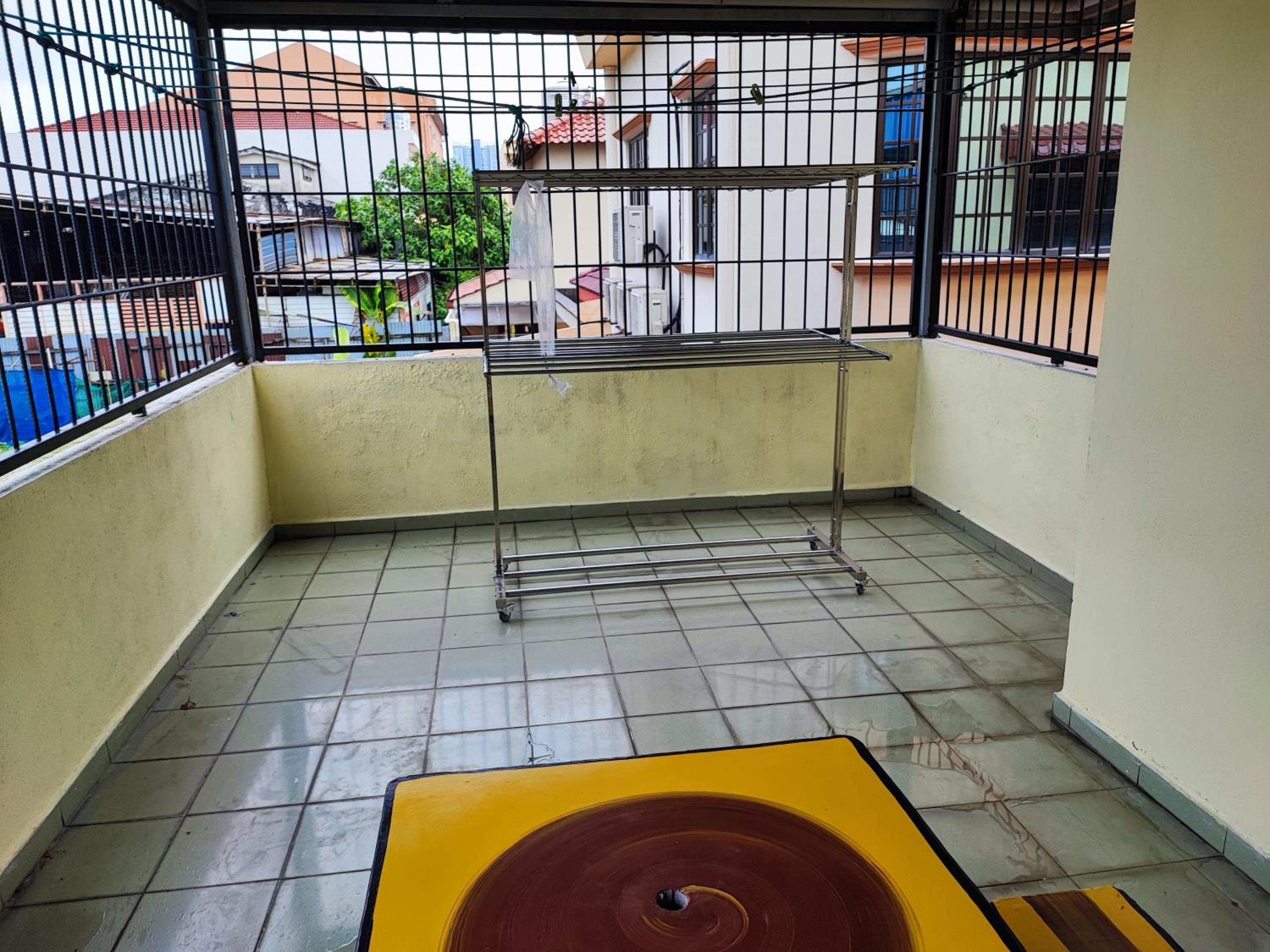 Banglow lot Upper Floor Home Stay Room Homestay Rooms for rent in Jinjang Utrara New Village Kuala Lumpur