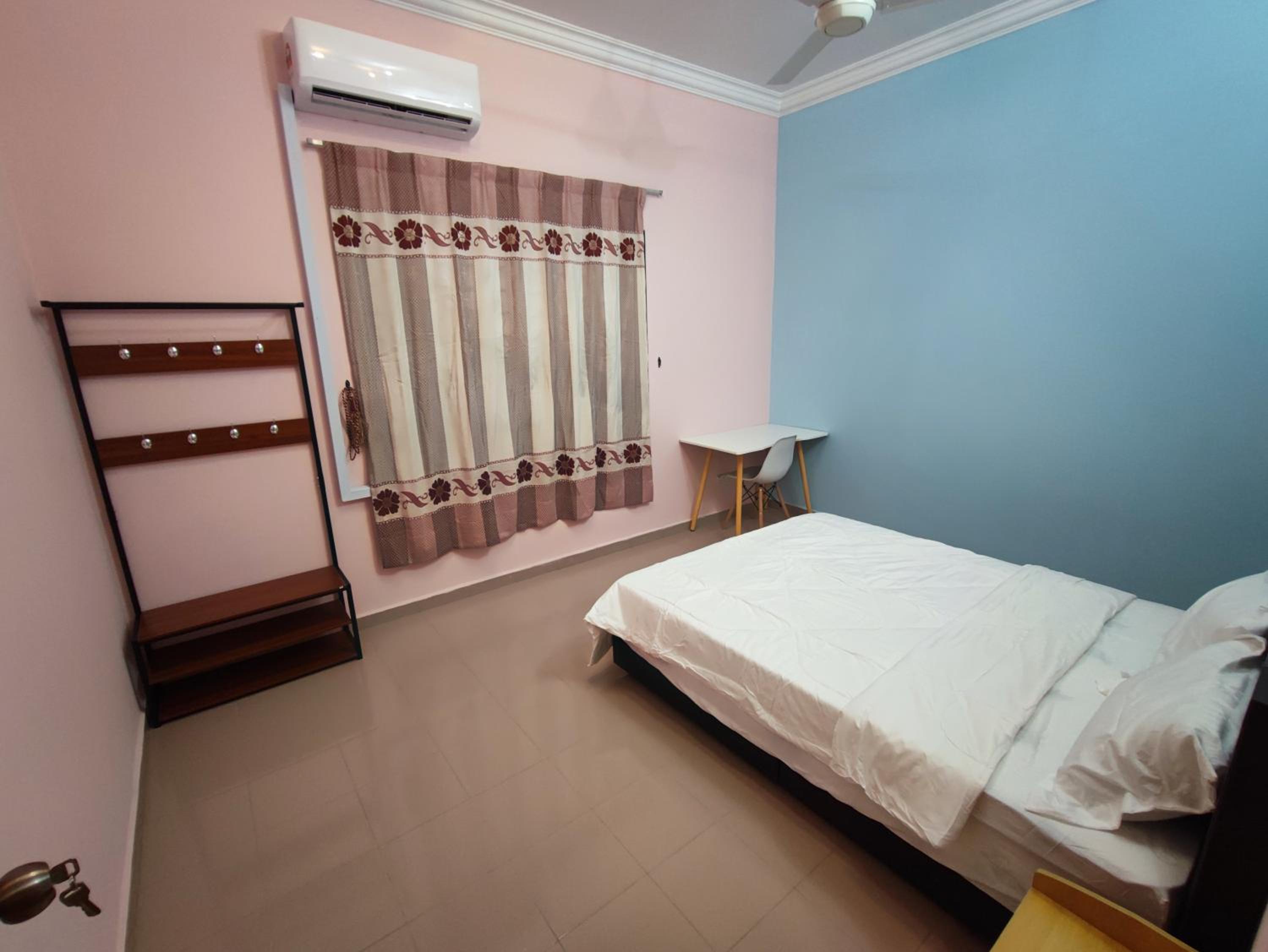 Banglow lot Upper Floor Home Stay Room Homestay Rooms for rent in Jinjang Utrara New Village Kuala Lumpur