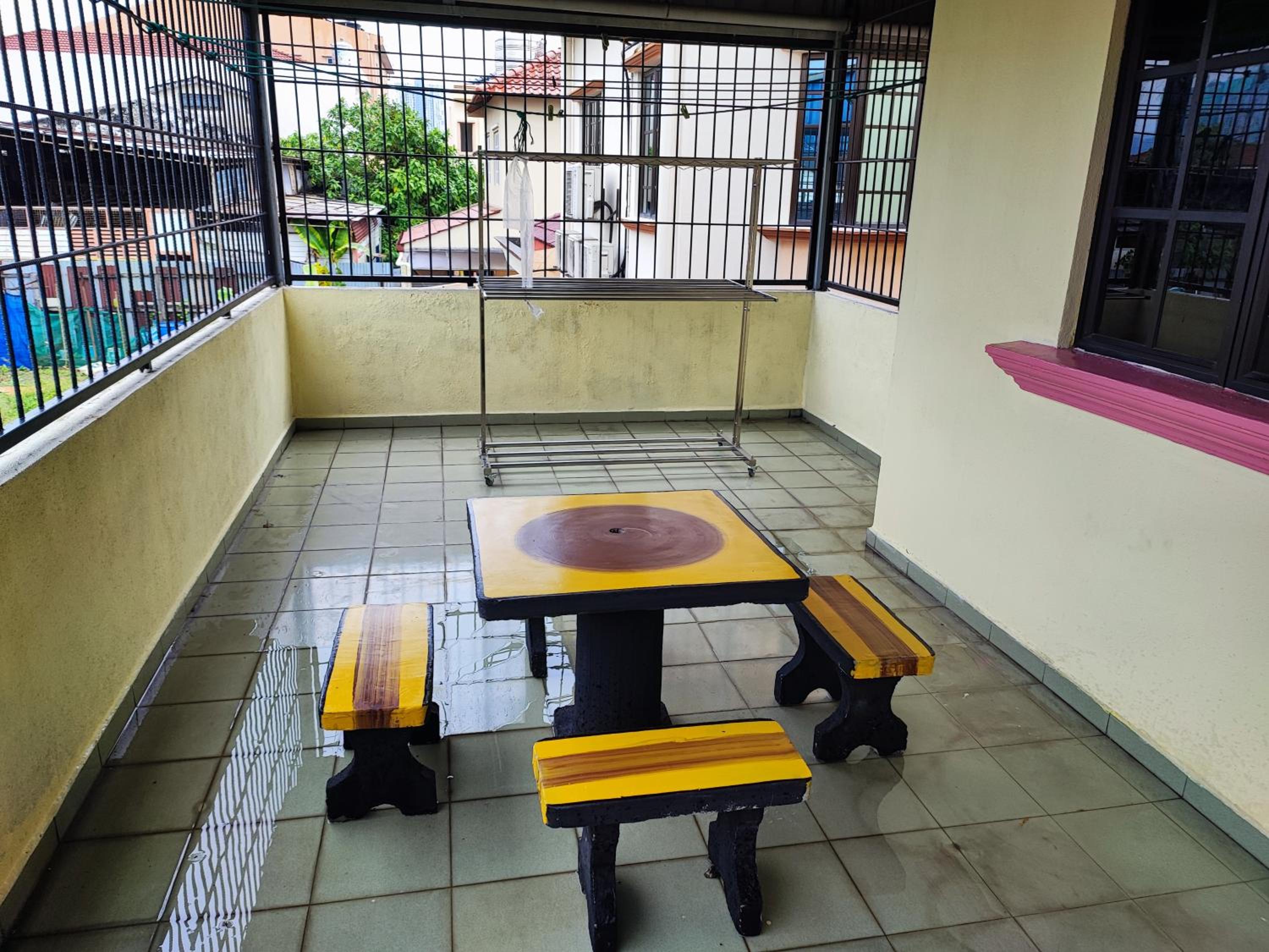 Banglow lot Upper Floor Home Stay Room Homestay Rooms for rent in Jinjang Utrara New Village Kuala Lumpur