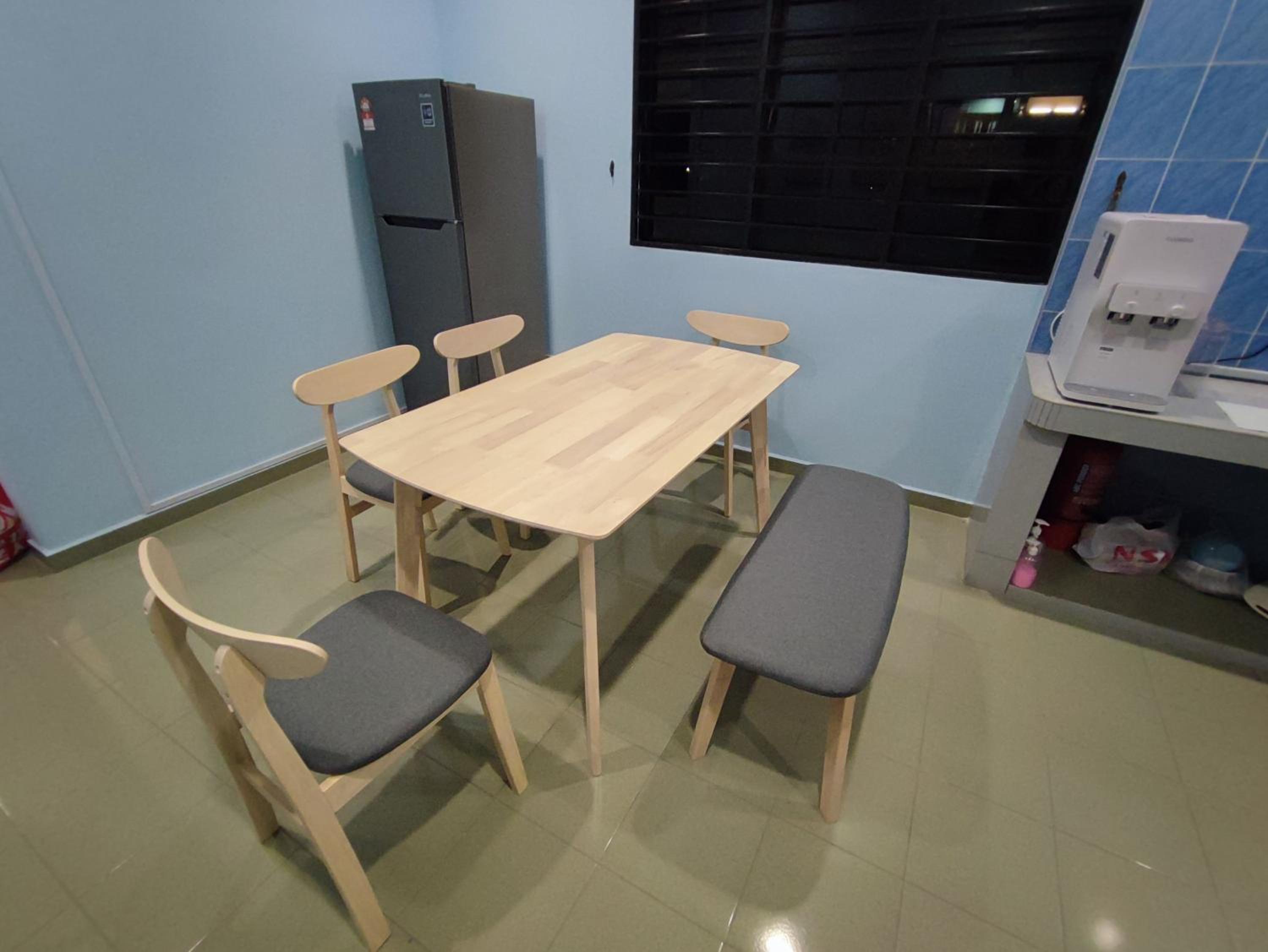 Banglow lot Upper Floor Home Stay Room Homestay Rooms for rent in Jinjang Utrara New Village Kuala Lumpur