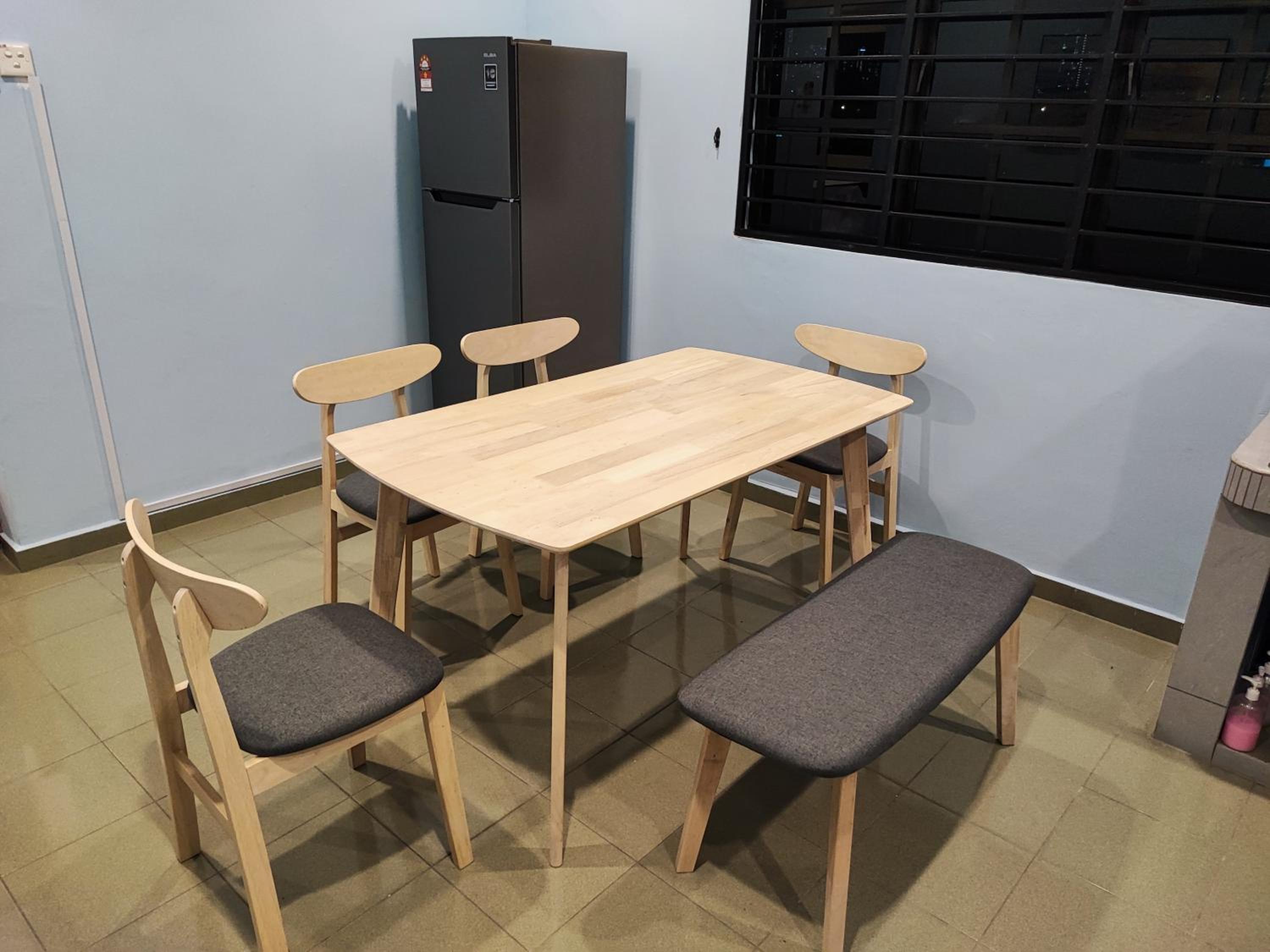 Banglow lot Upper Floor Home Stay Room Homestay Rooms for rent in Jinjang Utrara New Village Kuala Lumpur