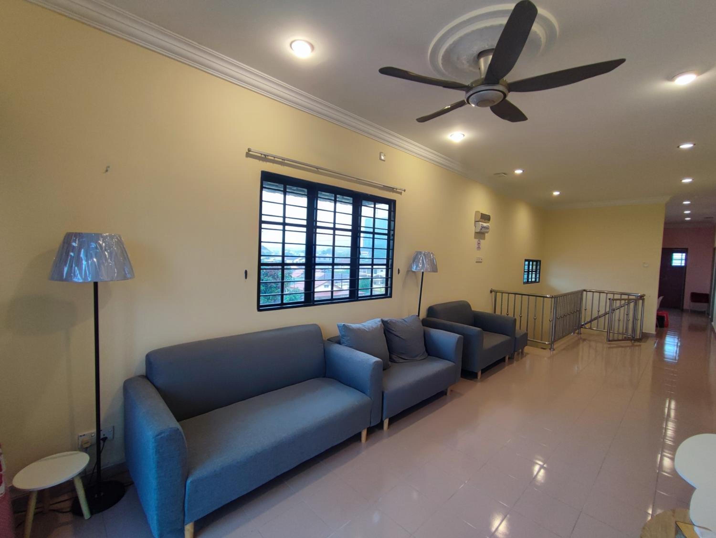 Banglow lot Upper Floor Home Stay Room Homestay Rooms for rent in Jinjang Utrara New Village Kuala Lumpur