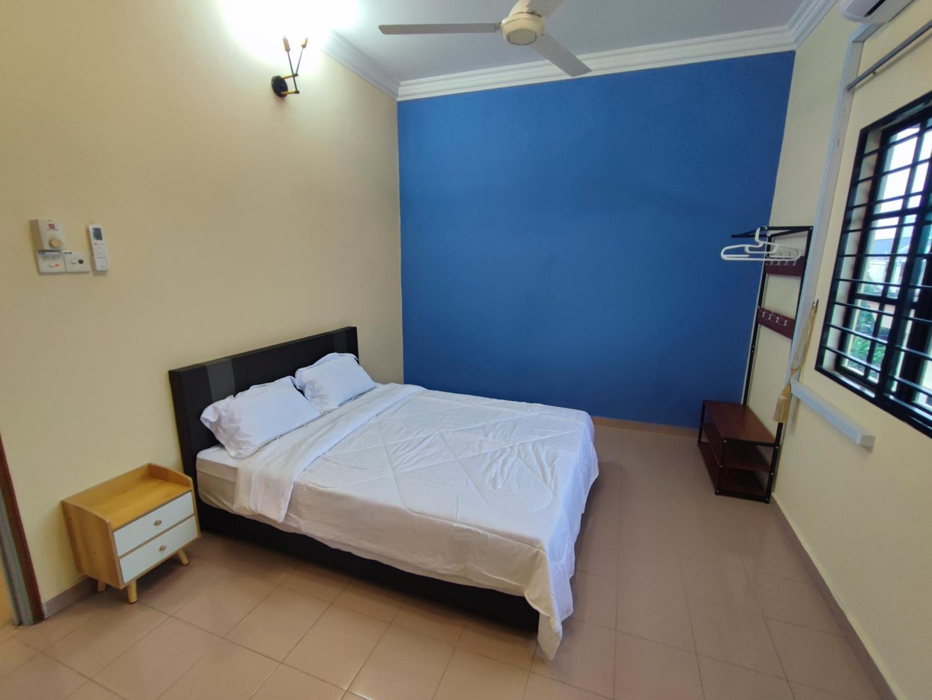 Banglow lot Upper Floor Home Stay Room Homestay Rooms for rent in Jinjang Utrara New Village Kuala Lumpur