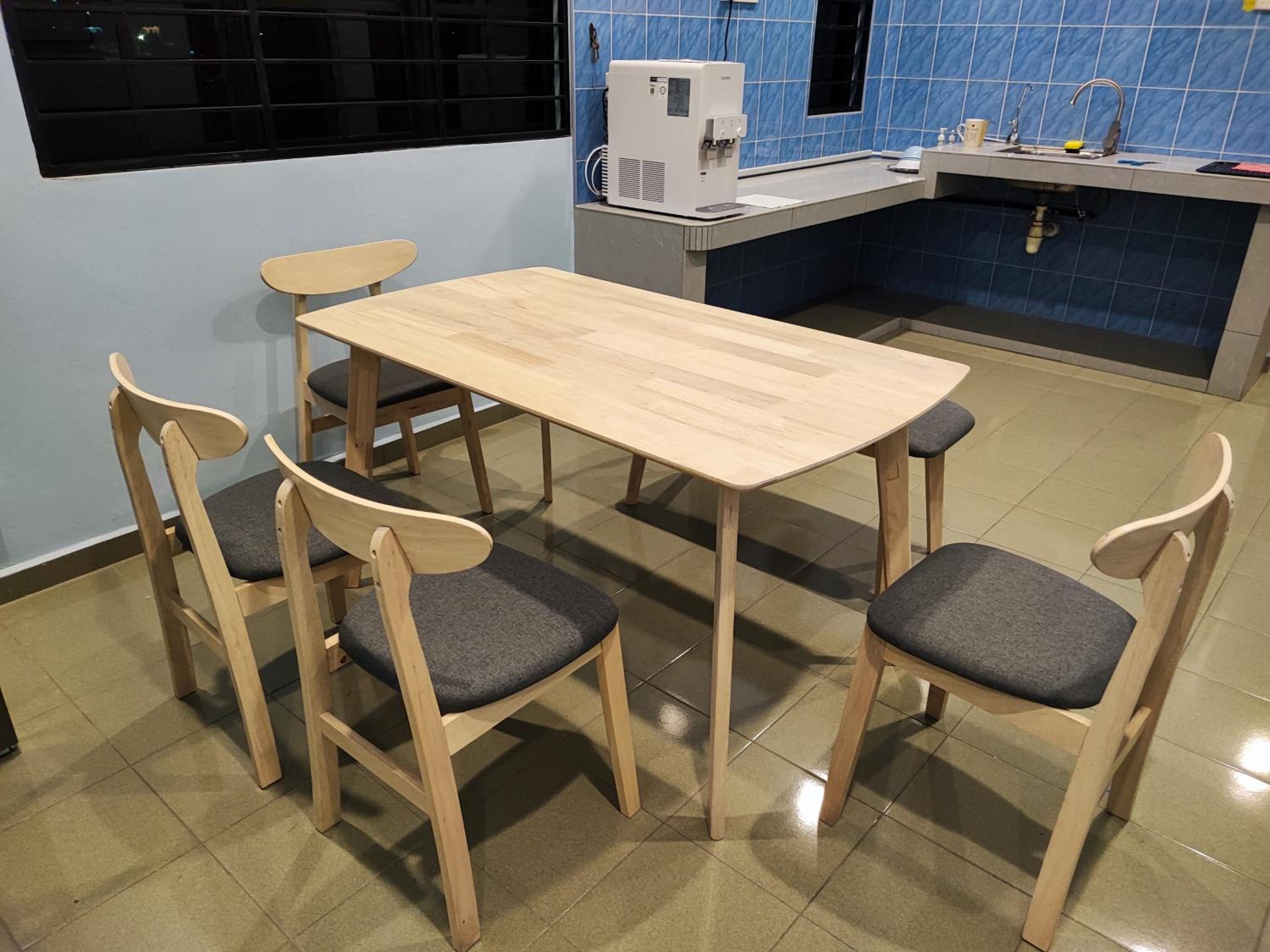 Banglow lot Upper Floor Home Stay Room Homestay Rooms for rent in Jinjang Utrara New Village Kuala Lumpur