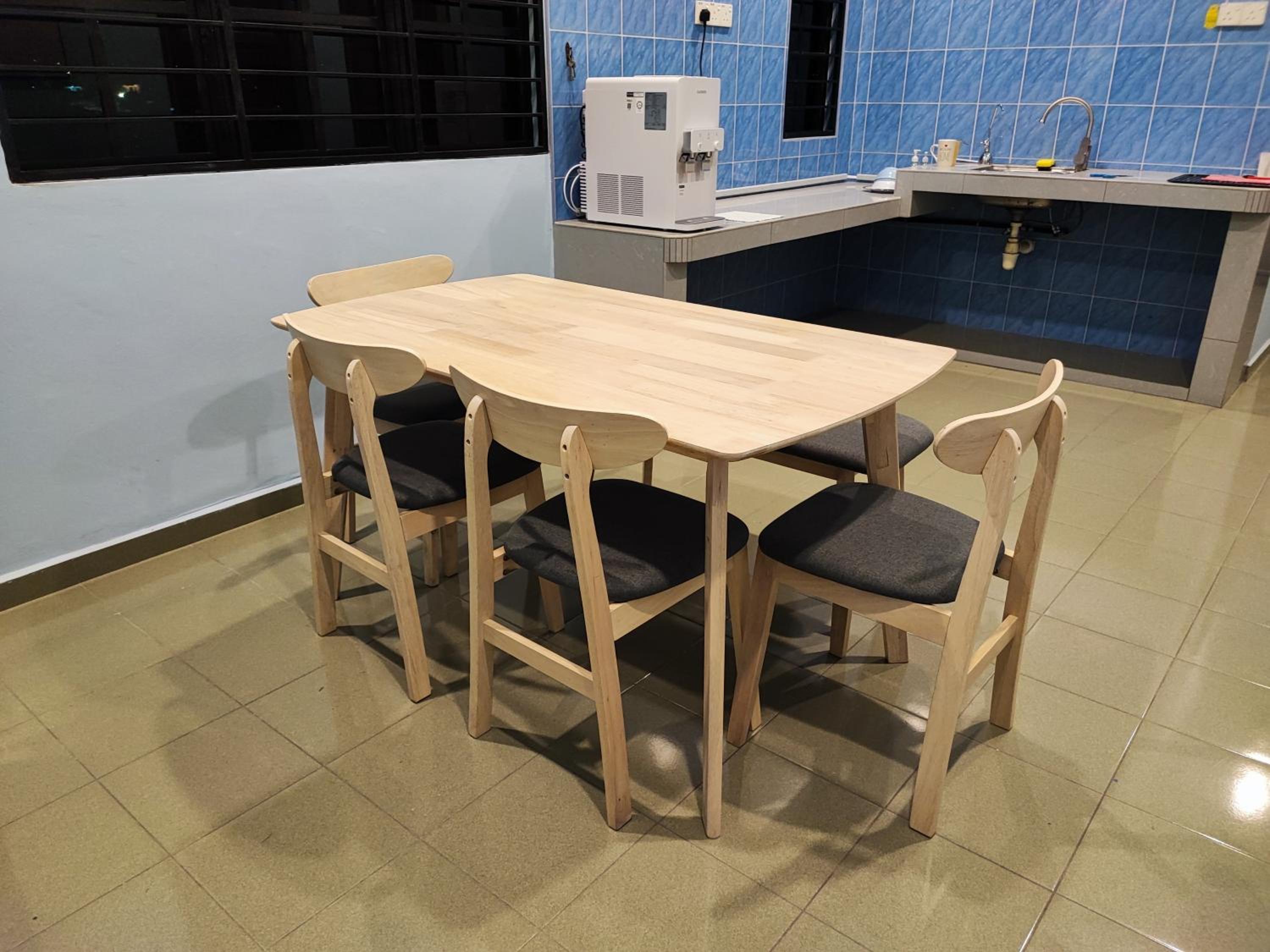 Banglow lot Upper Floor Home Stay Room Homestay Rooms for rent in Jinjang Utrara New Village Kuala Lumpur
