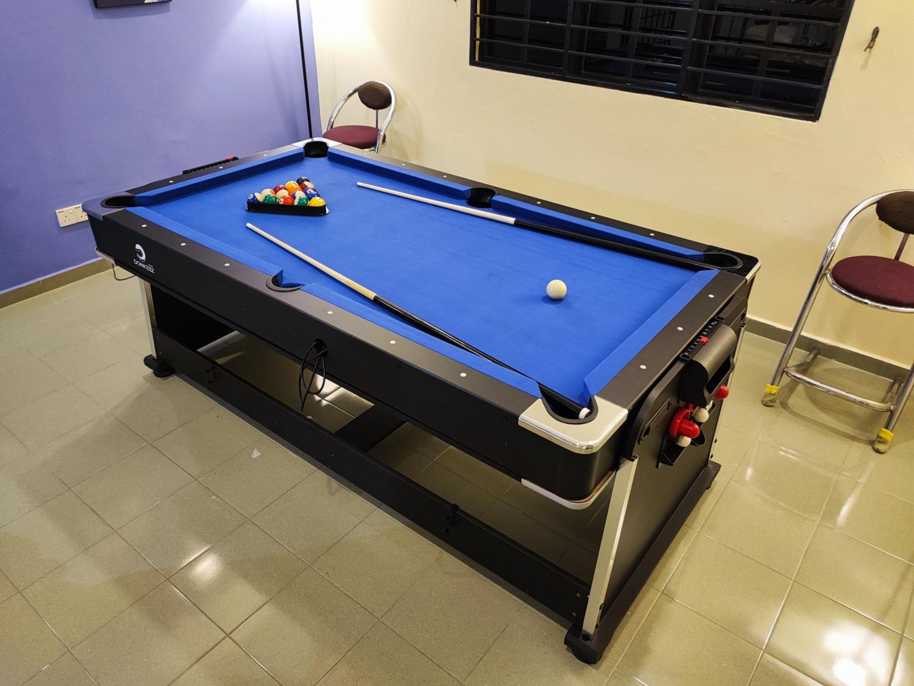 Banglow lot Upper Floor Home Stay Room Homestay Rooms for rent in Jinjang Utrara New Village Kuala Lumpur