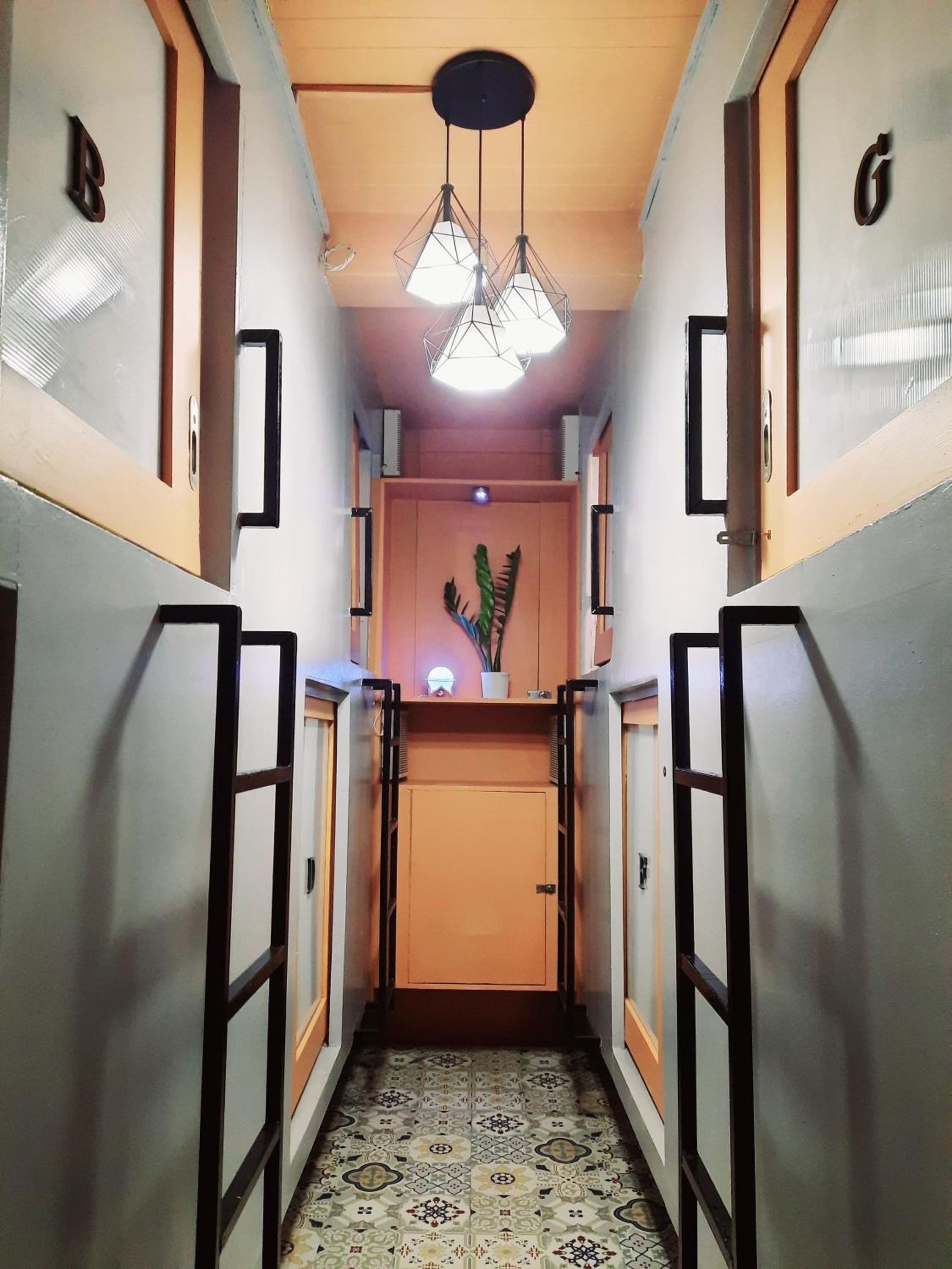 Budget Transient Capsule Room Makati near Ayala and Buendia view 5