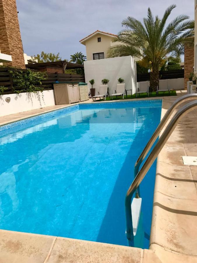 Unique Beach Luxurious Villas