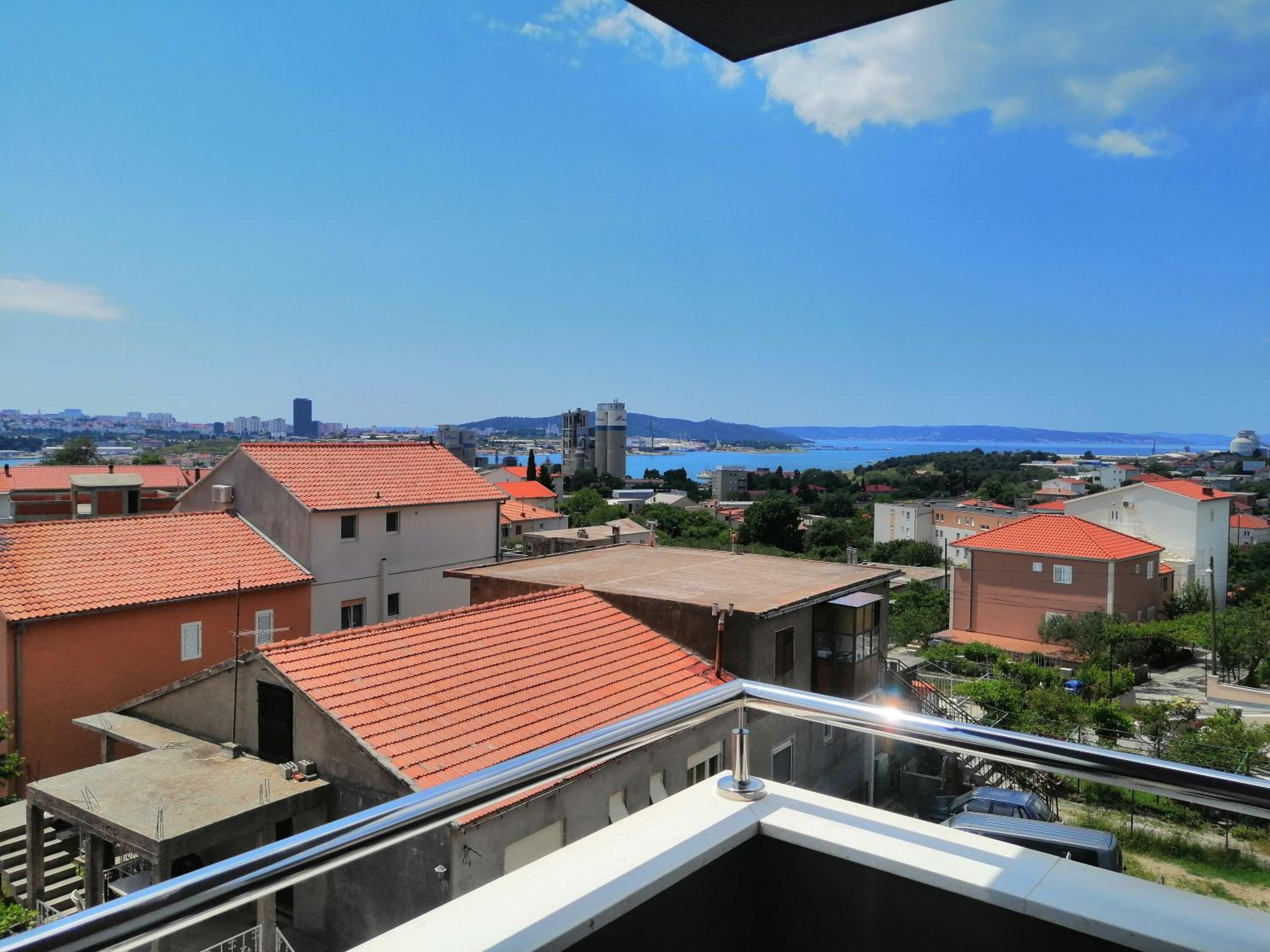 Luxury apartment Queen view 4