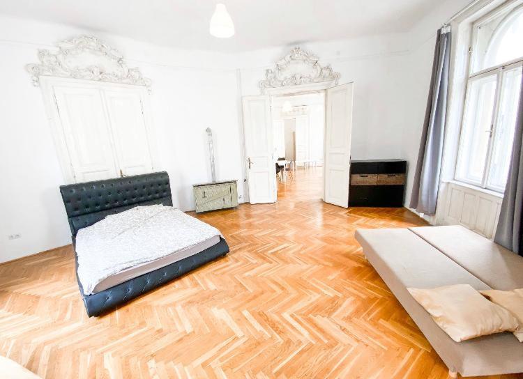 Big city center Apartment 170 m2-New york Cafe