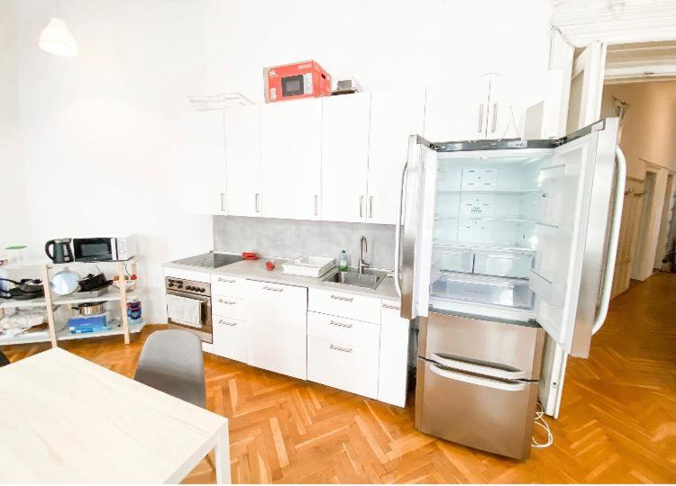 Big city center Apartment 170 m2-New york Cafe