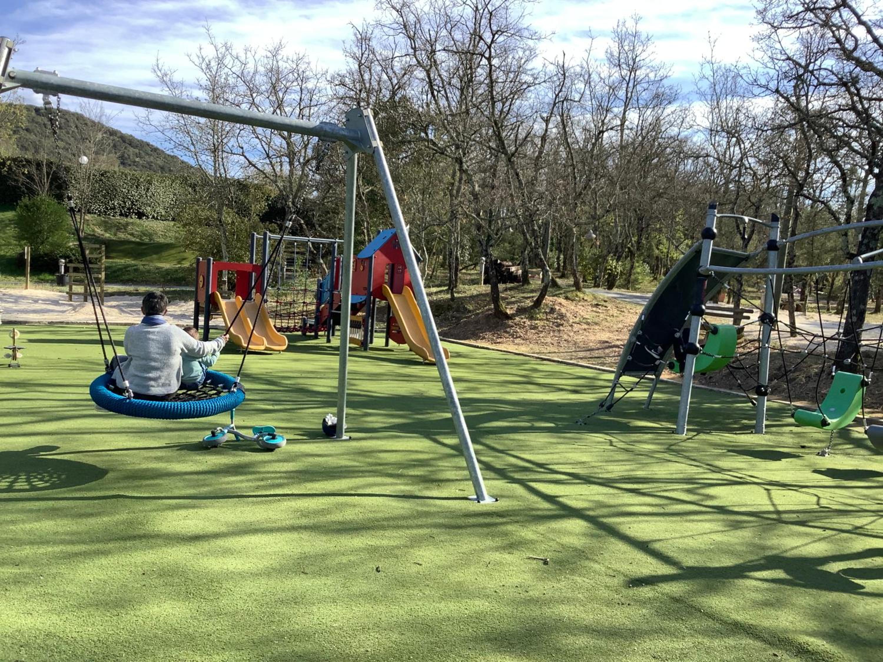Duplex, piscines, animations près via Ardèche, centre équestre- sans draps ni serviettes