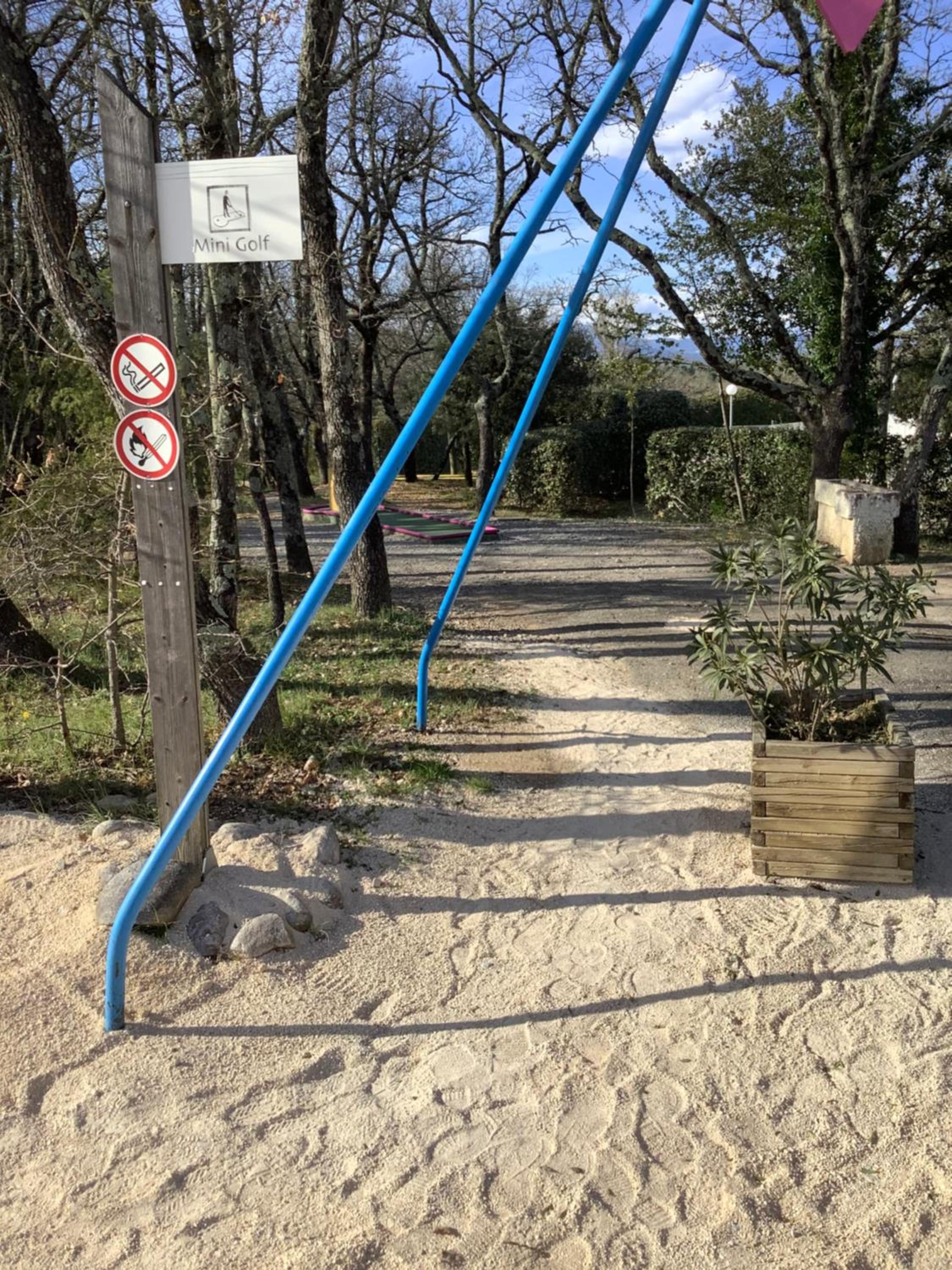 Duplex, piscines, animations près via Ardèche, centre équestre- sans draps ni serviettes