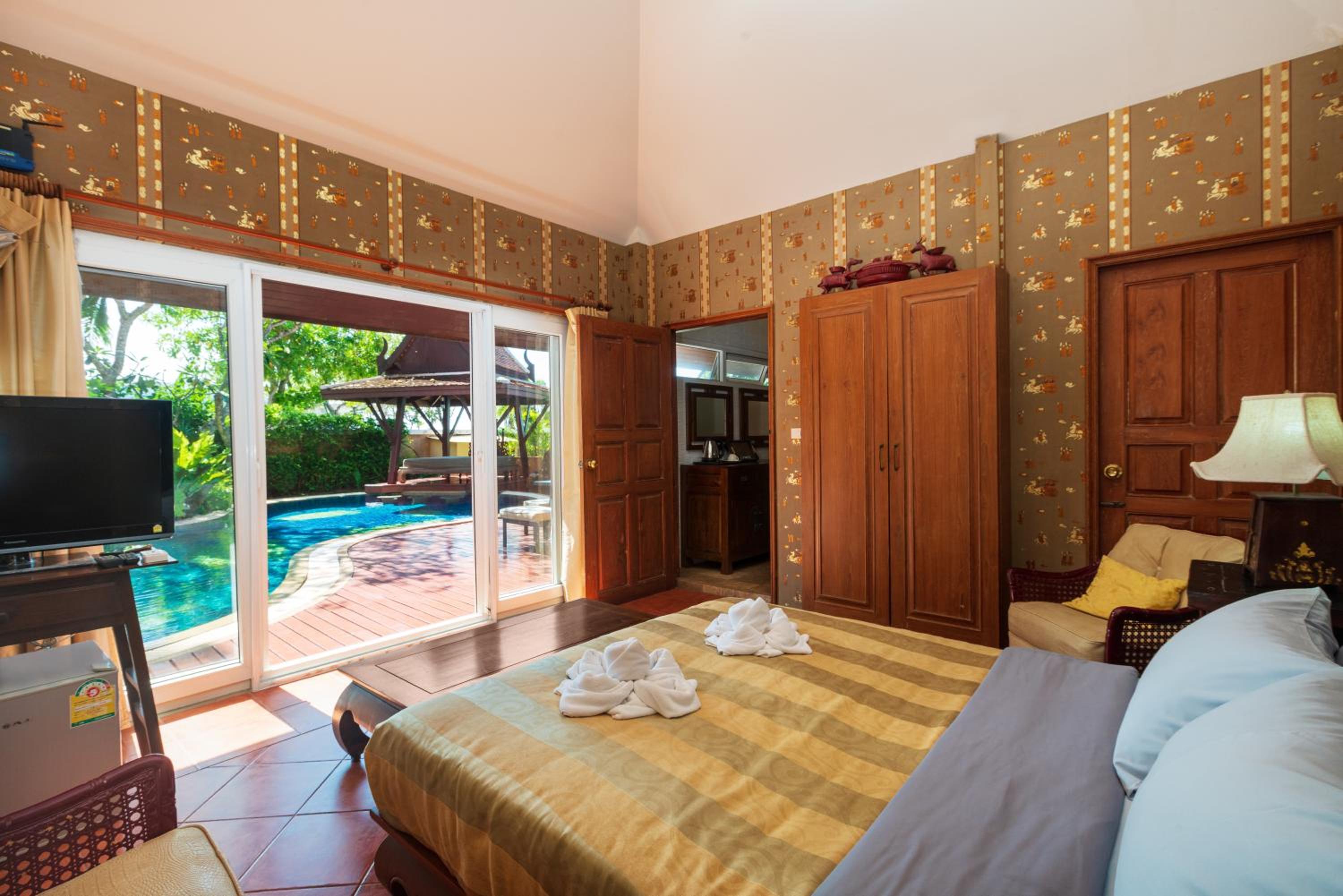 Gala Beachfront Villa