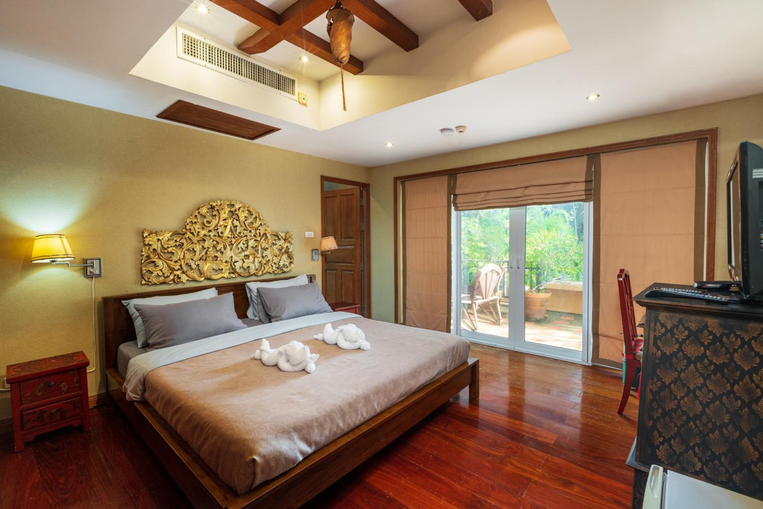 Gala Beachfront Villa