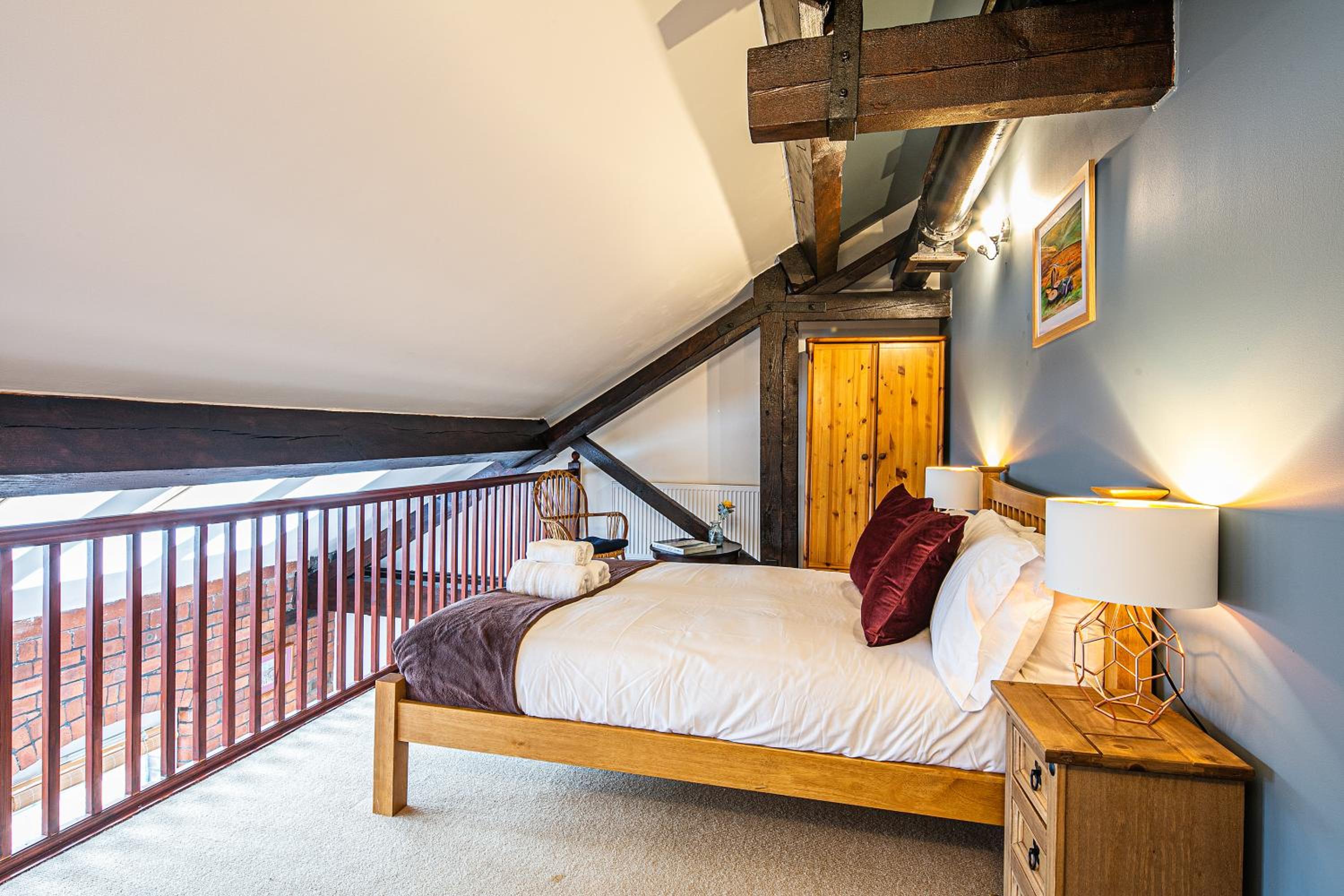 Beautiful 1-Bed Apartment in Grade Listed Warehouse - Victoria Quays, Sheffield City Centre, FREE Parking, Pet Friendly, Netflix view 5