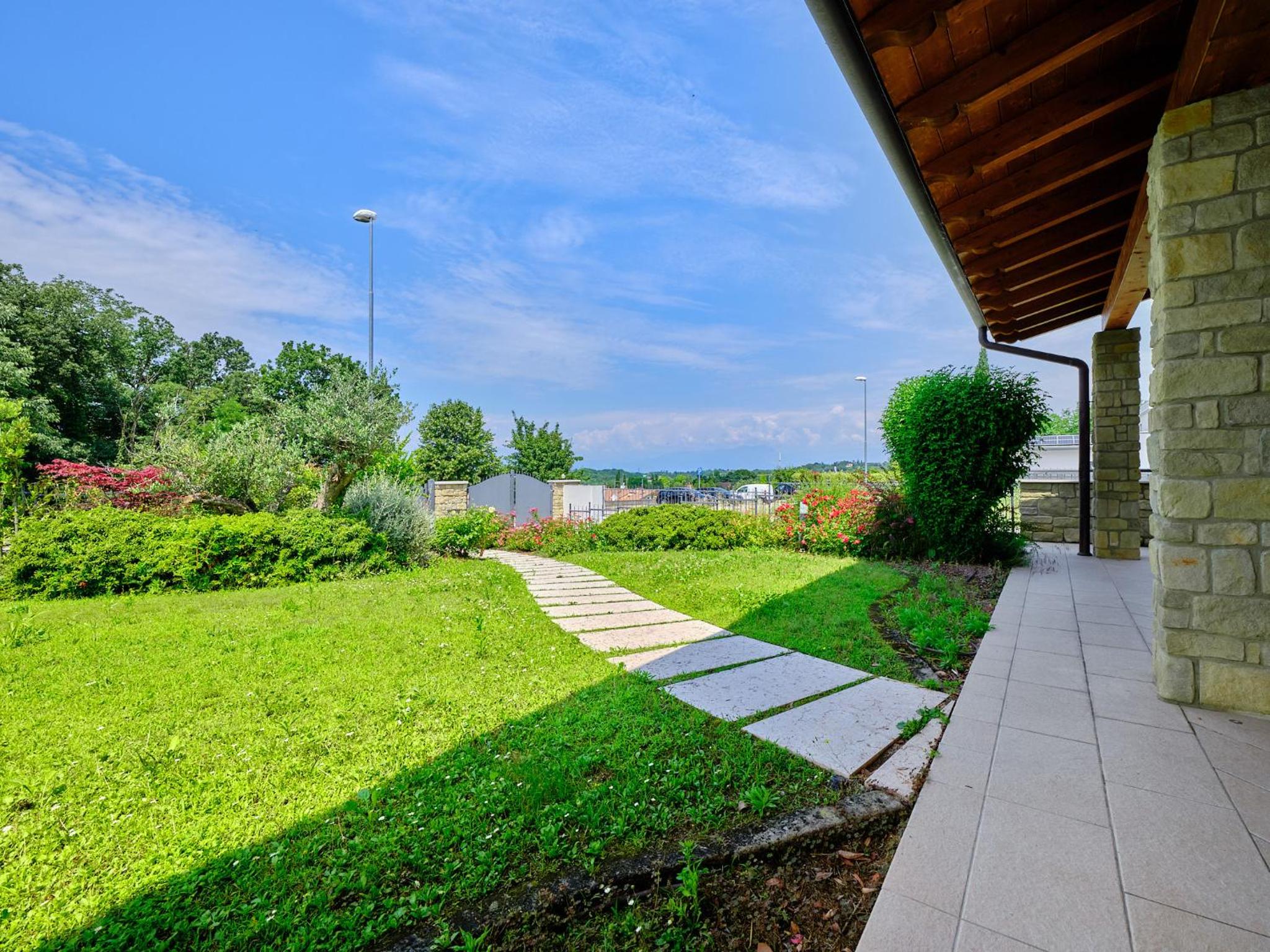 VillasGarda - Villa Leone Salionze view 3
