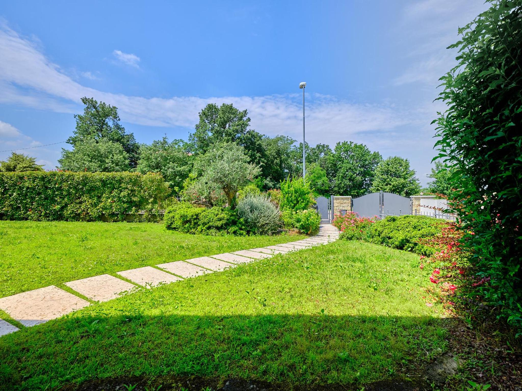 VillasGarda - Villa Leone Salionze view 4