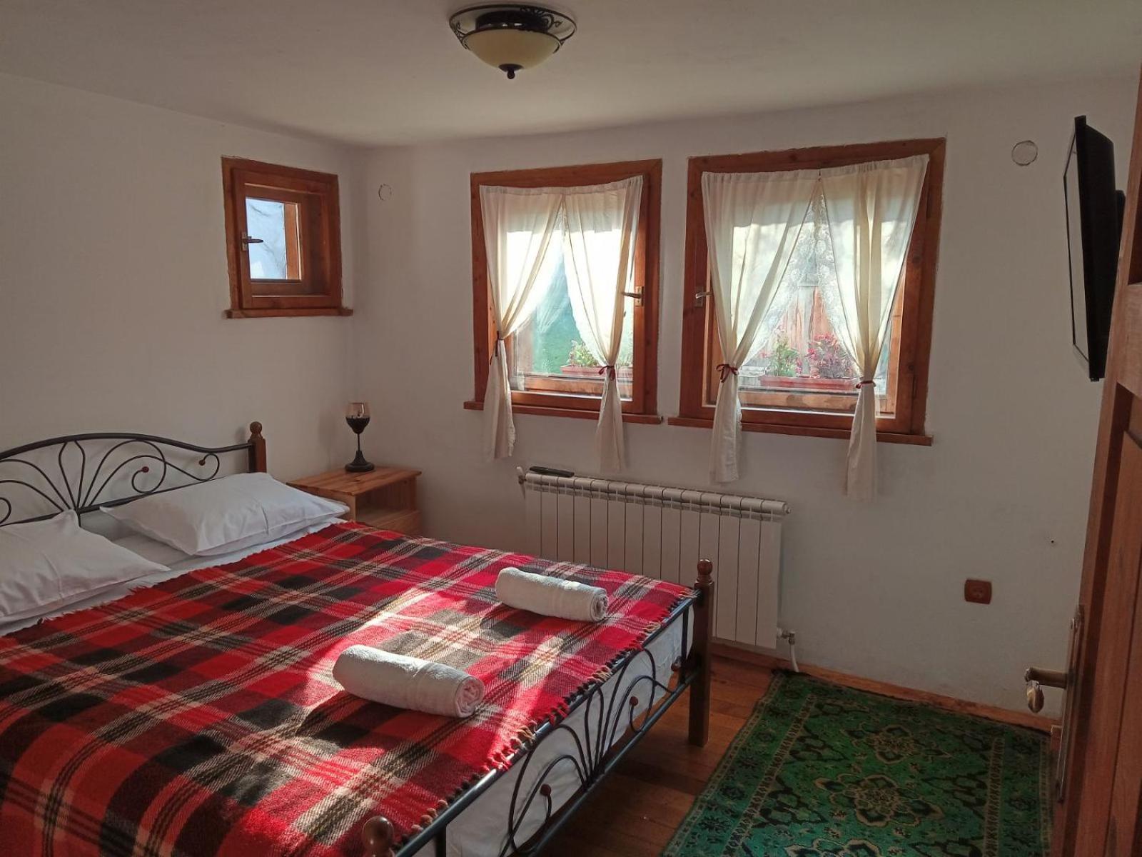 Villa Lyutovi Holiday Home