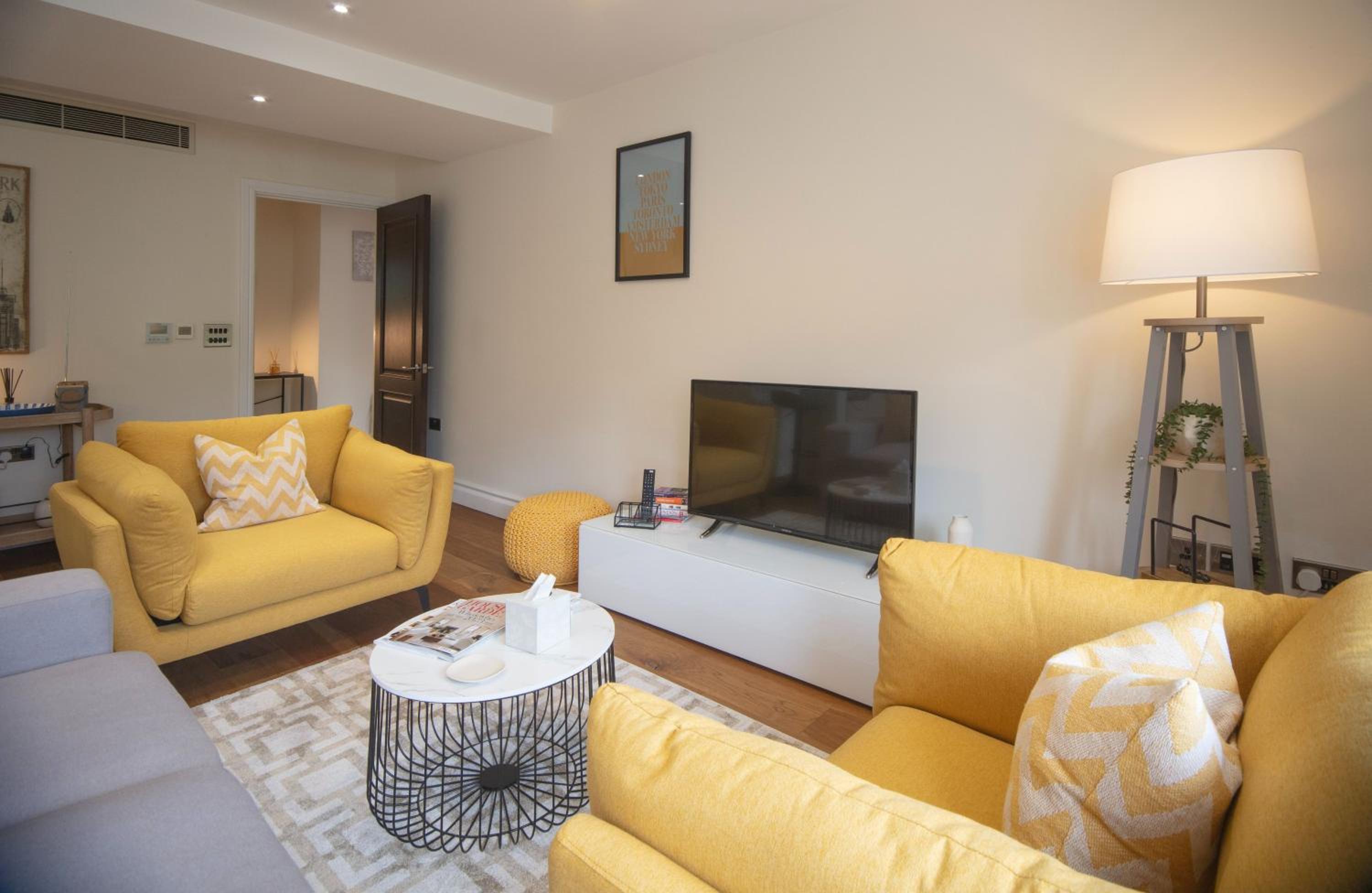 Kensington High Street One Bed with Air Con