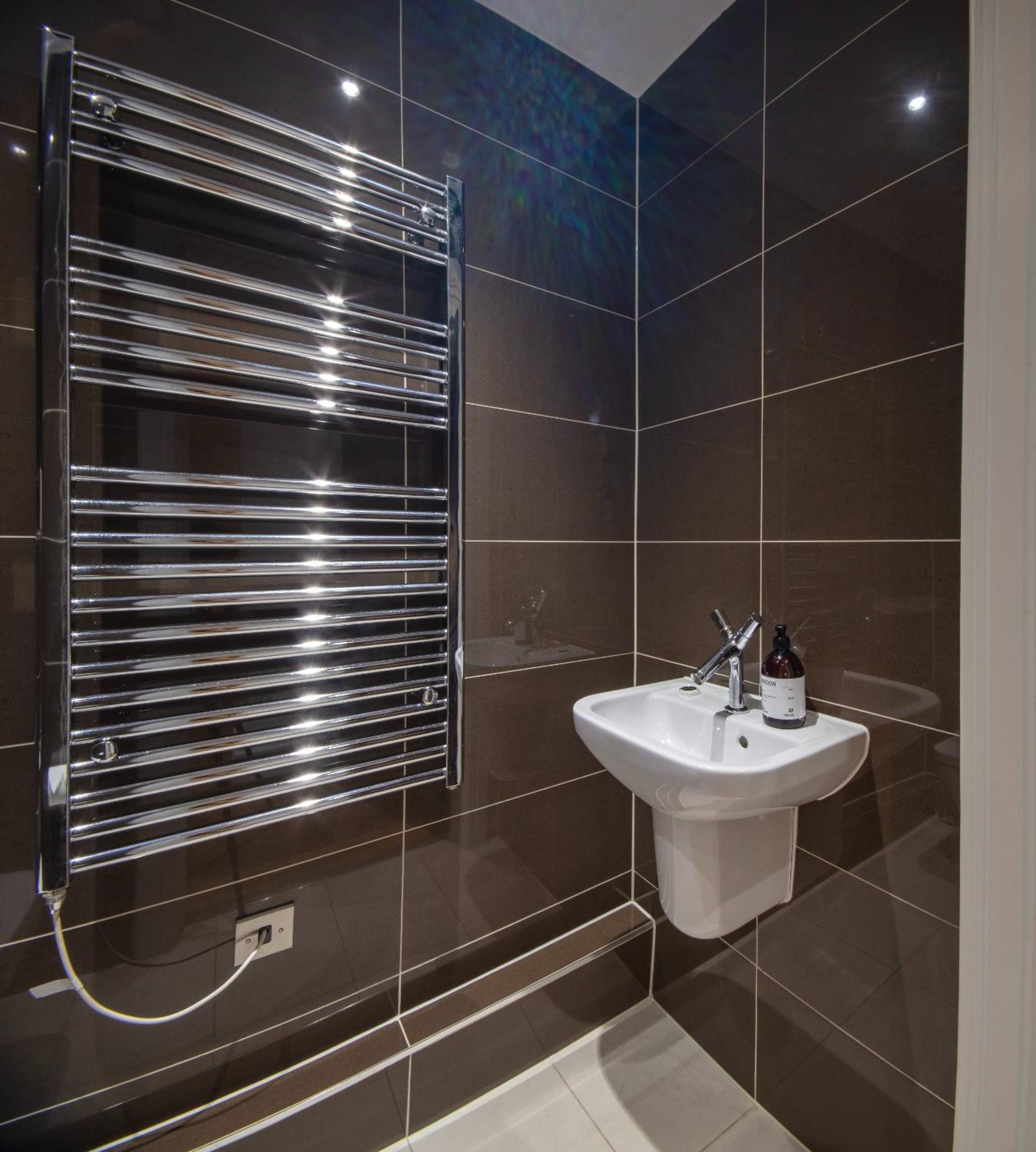 Kensington High Street One Bed with Air Con