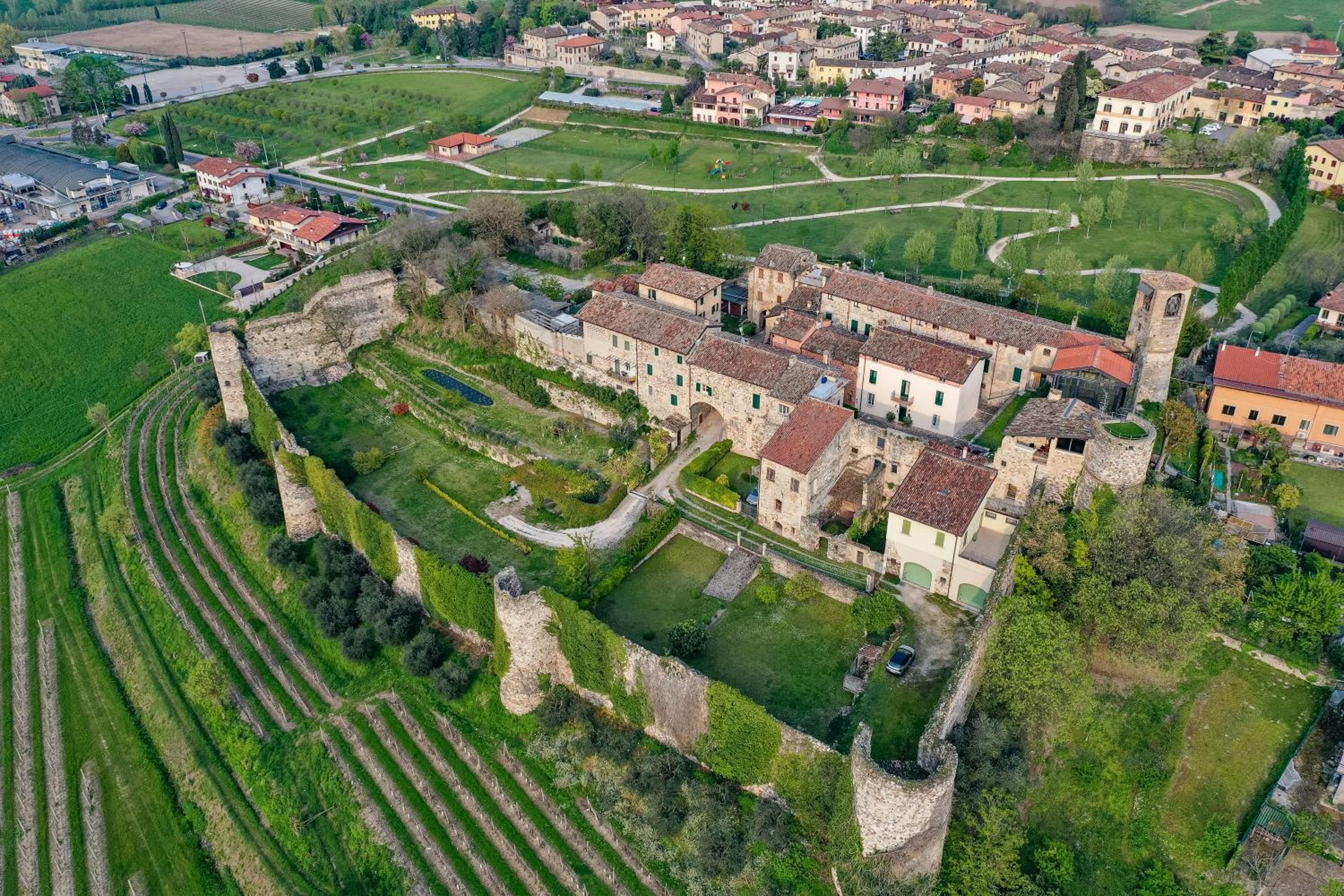 Hotel Villa Teresa Apt Lake Garda View - Happy Rentals - Image 1
