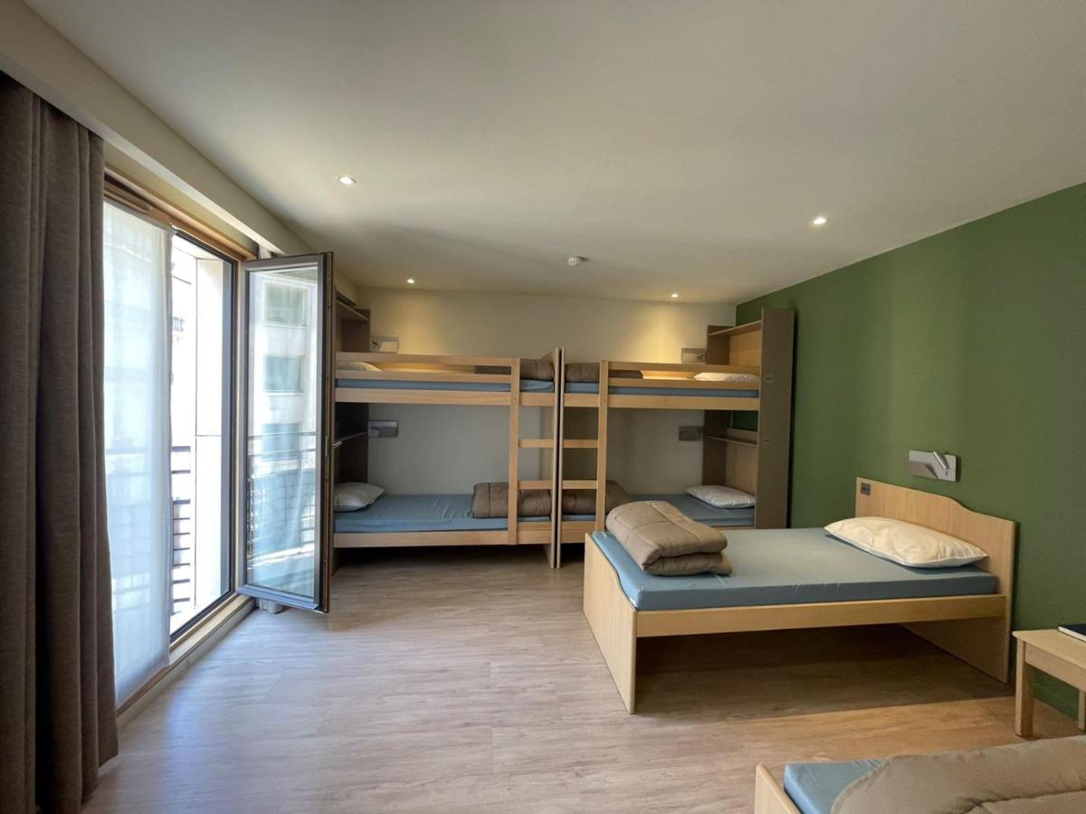 Adveniat Paris
