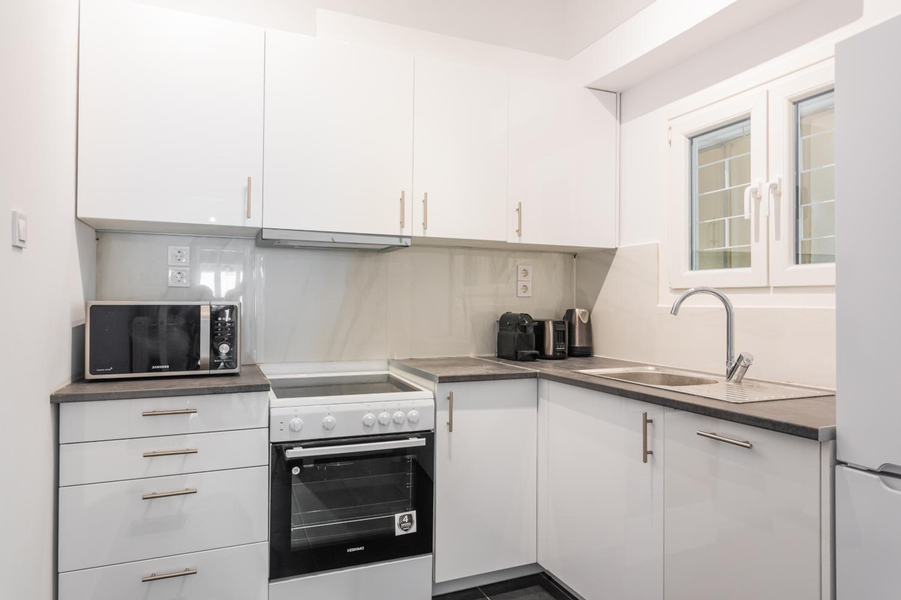 Central Cozy Apartments in Plaka by UPSTREET