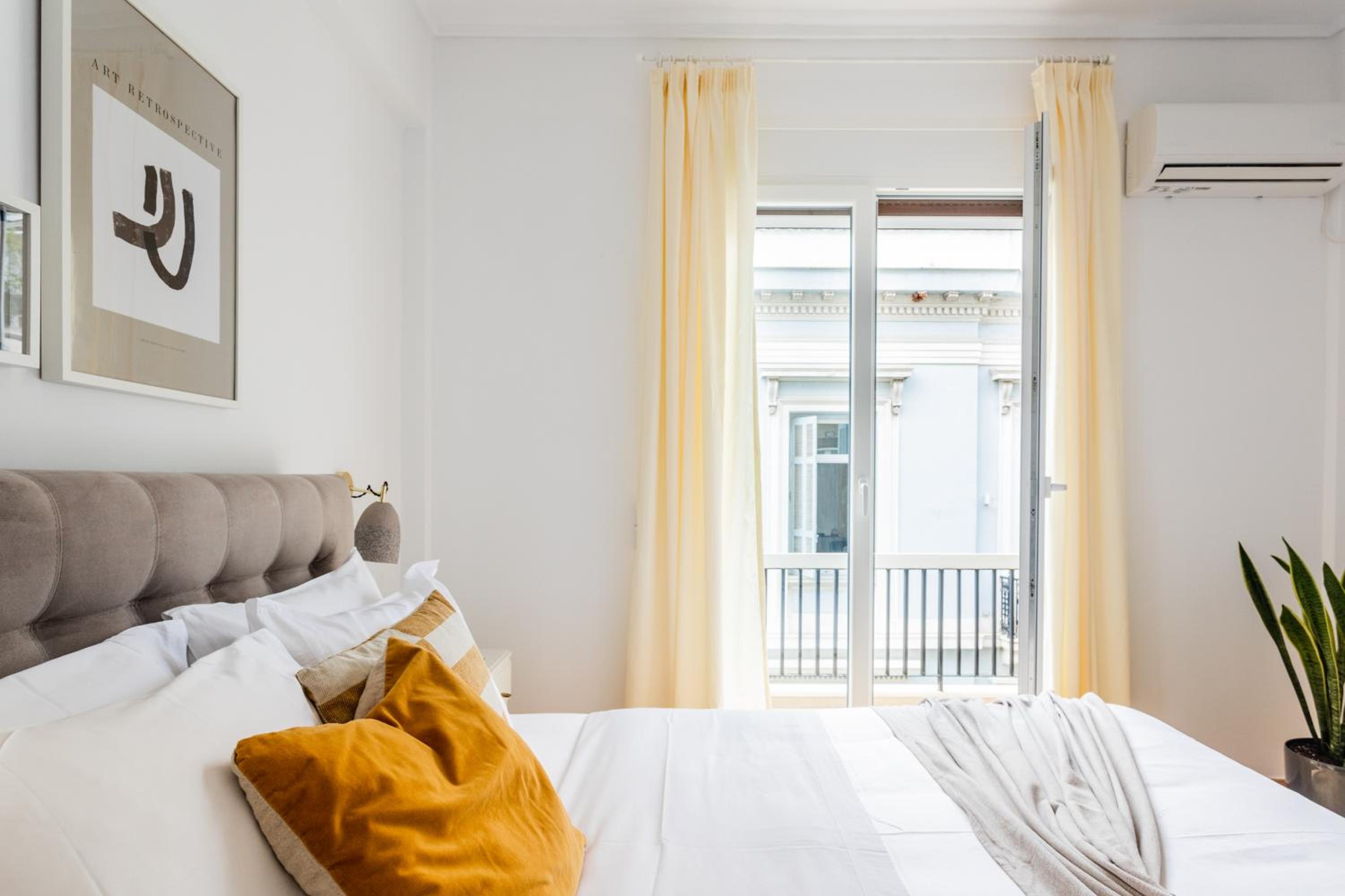 Central Cozy Apartments in Plaka by UPSTREET