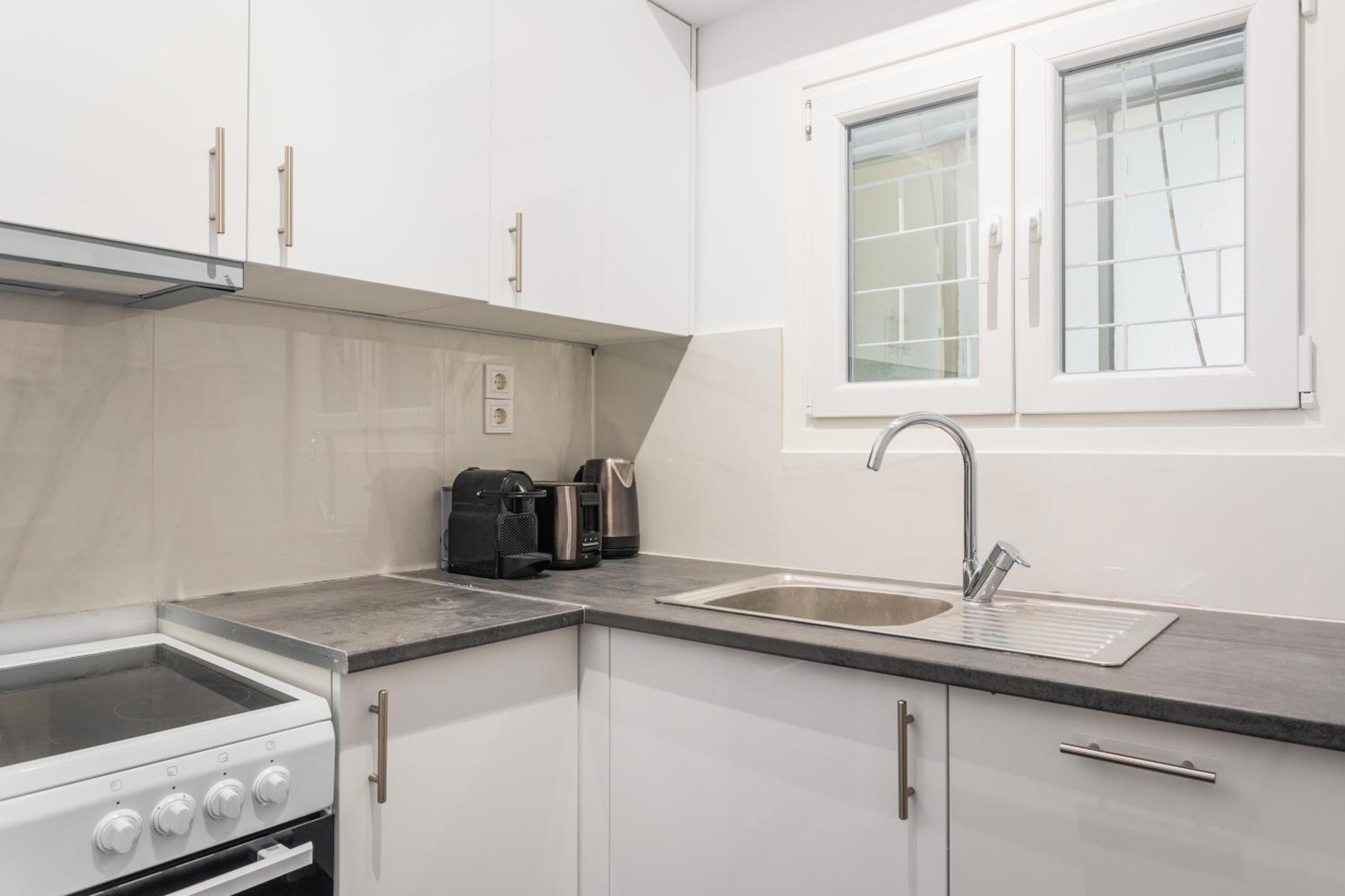 Central Cozy Apartments in Plaka by UPSTREET