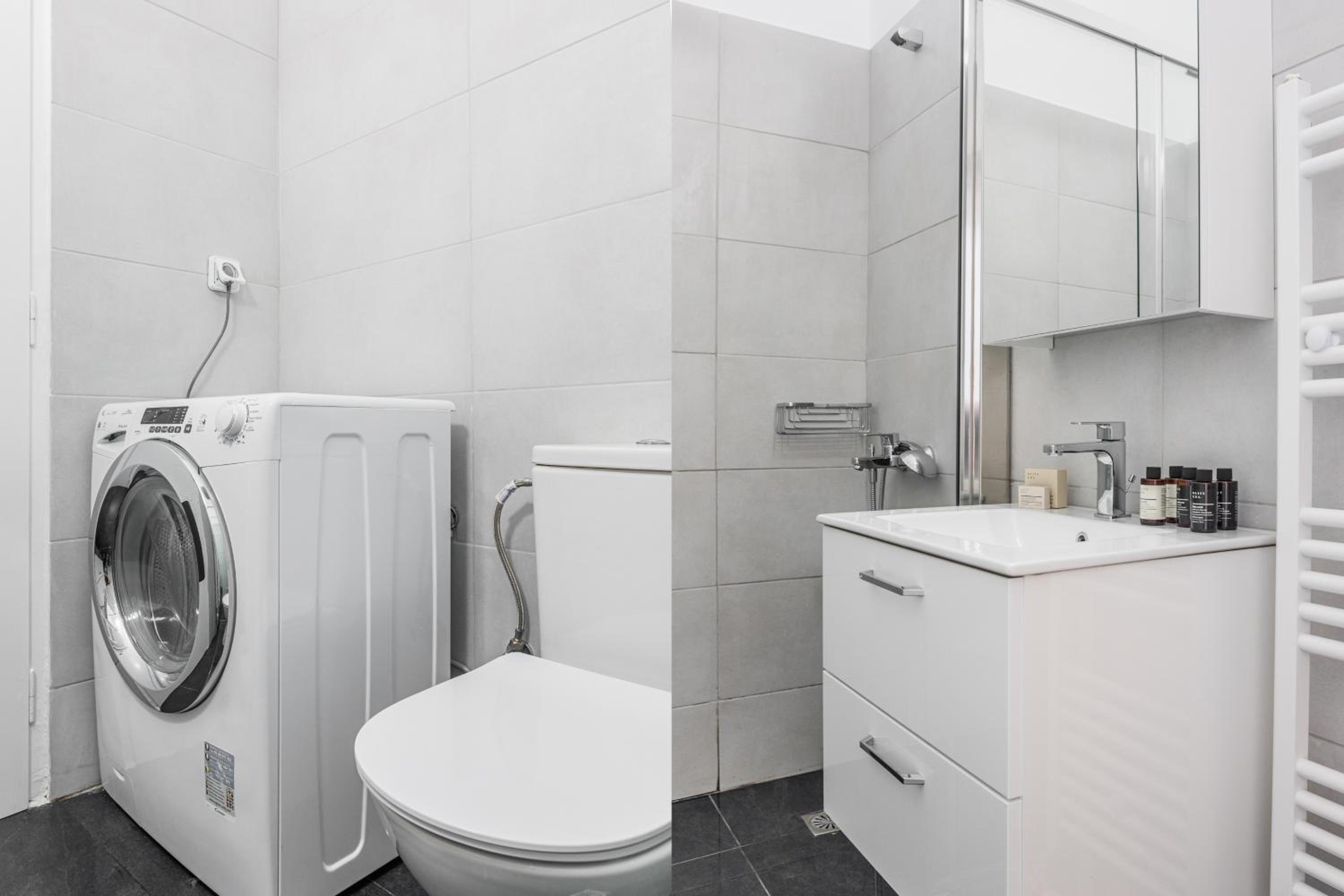 Central Cozy Apartments in Plaka by UPSTREET