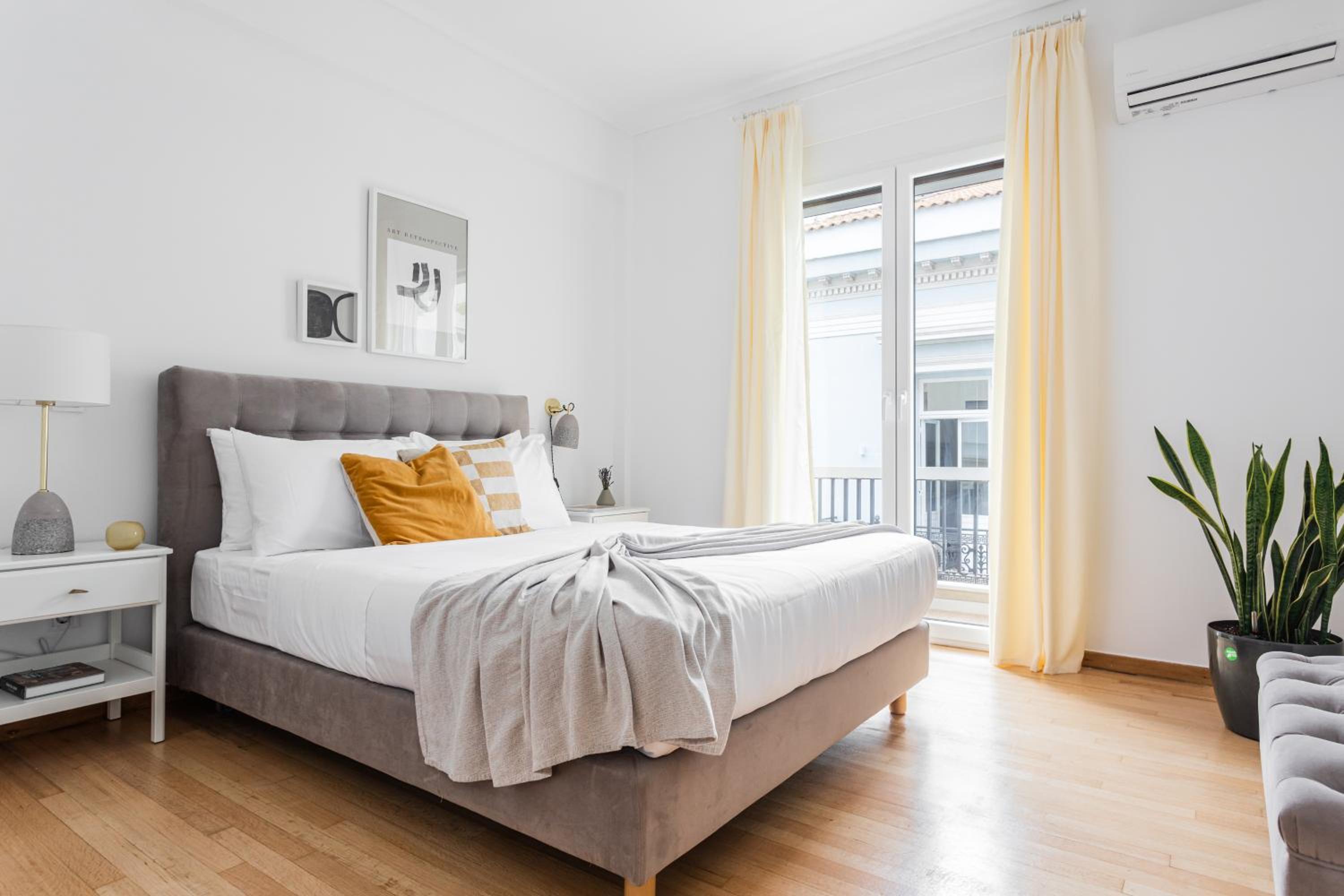 Central Cozy Apartments in Plaka by UPSTREET
