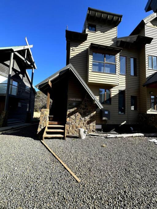 Cape Cod Chalet, alpine-getaways