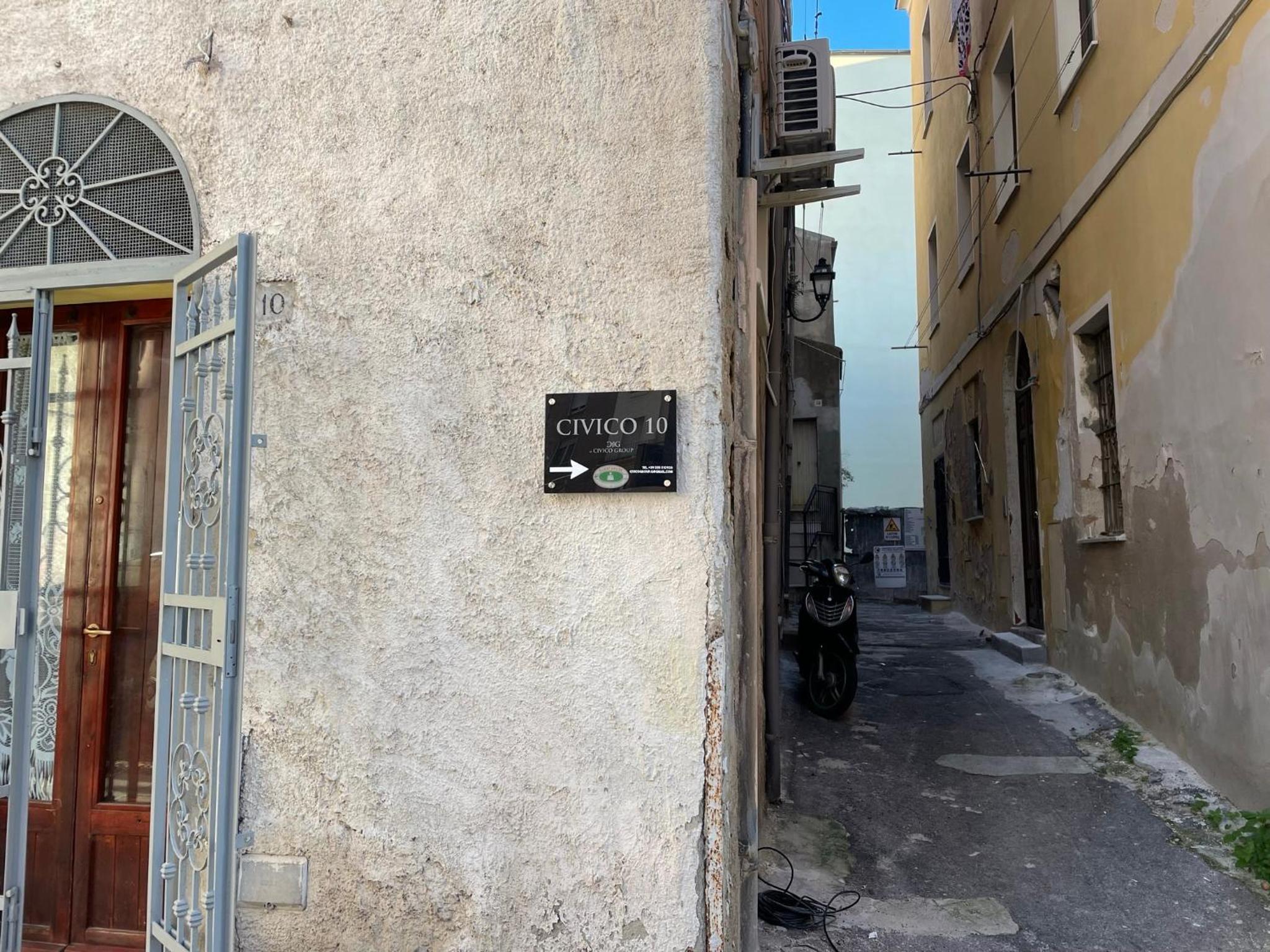 Photo 10