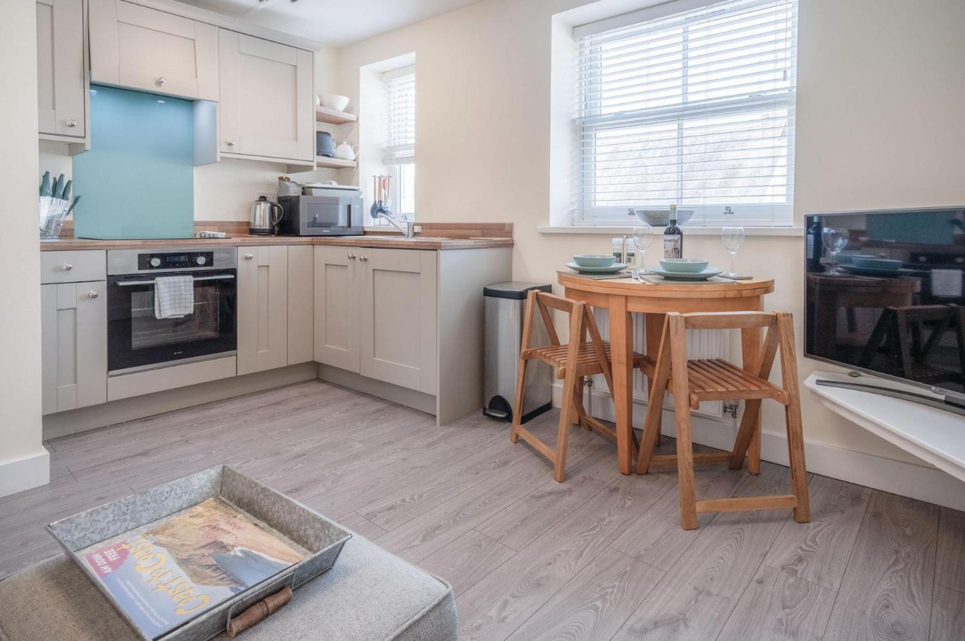 Myrtle - 1 Bedroom Apartment - Saundersfoot view 2
