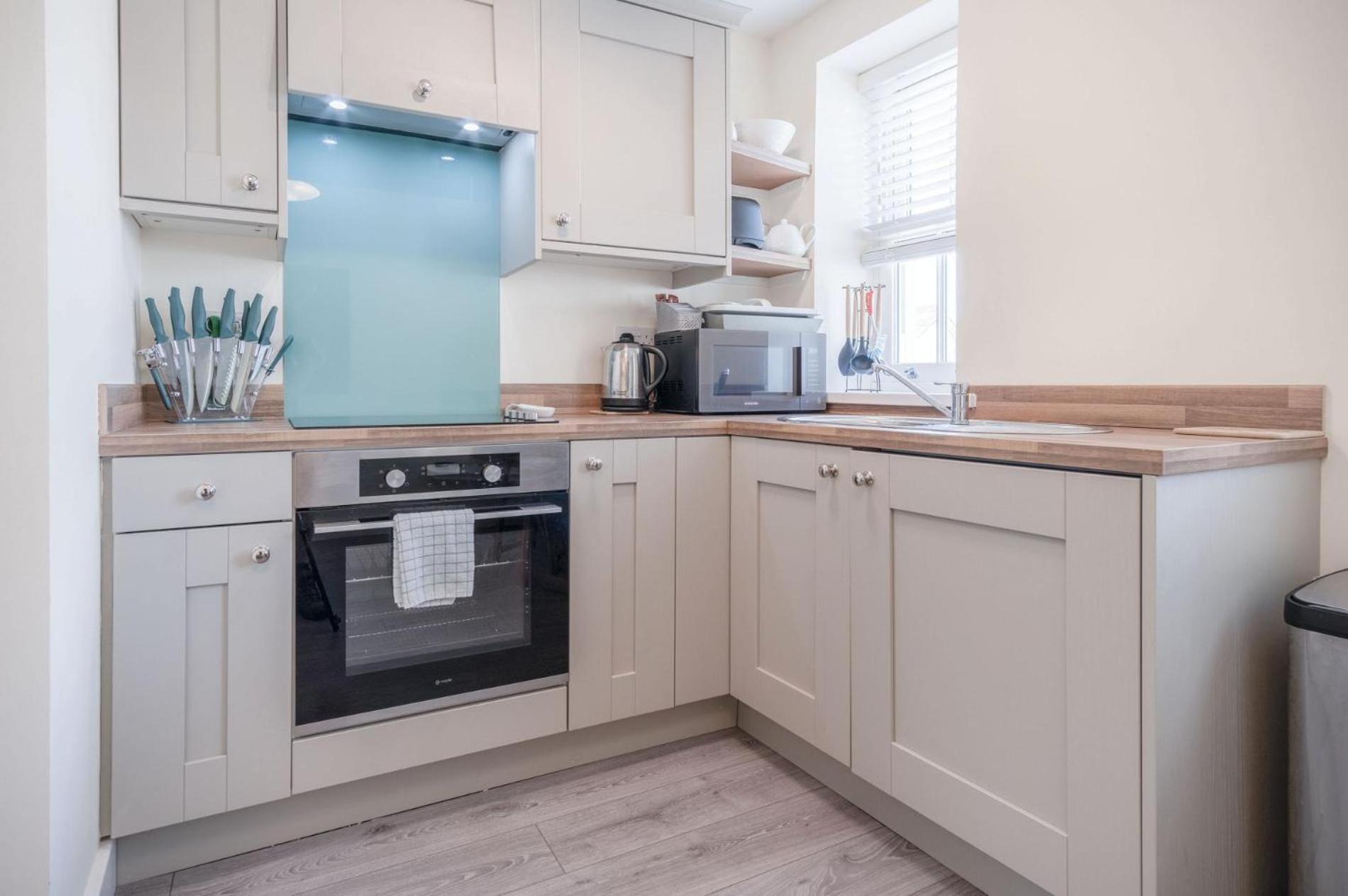 Myrtle - 1 Bedroom Apartment - Saundersfoot view 4
