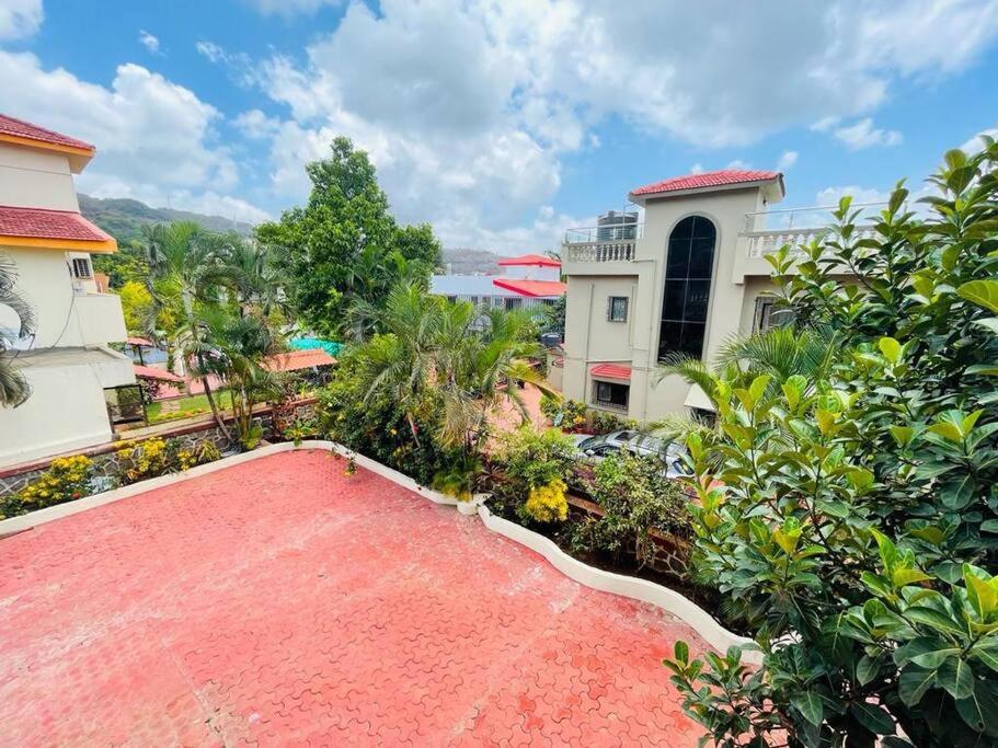 The Perfect Stays Para Disco BIG POOL Villa view 2