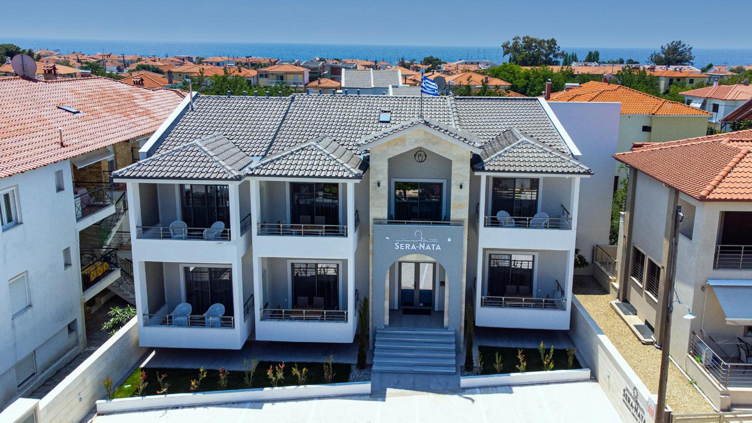 Hotel Sera-Nata Superior Suites - Image 1